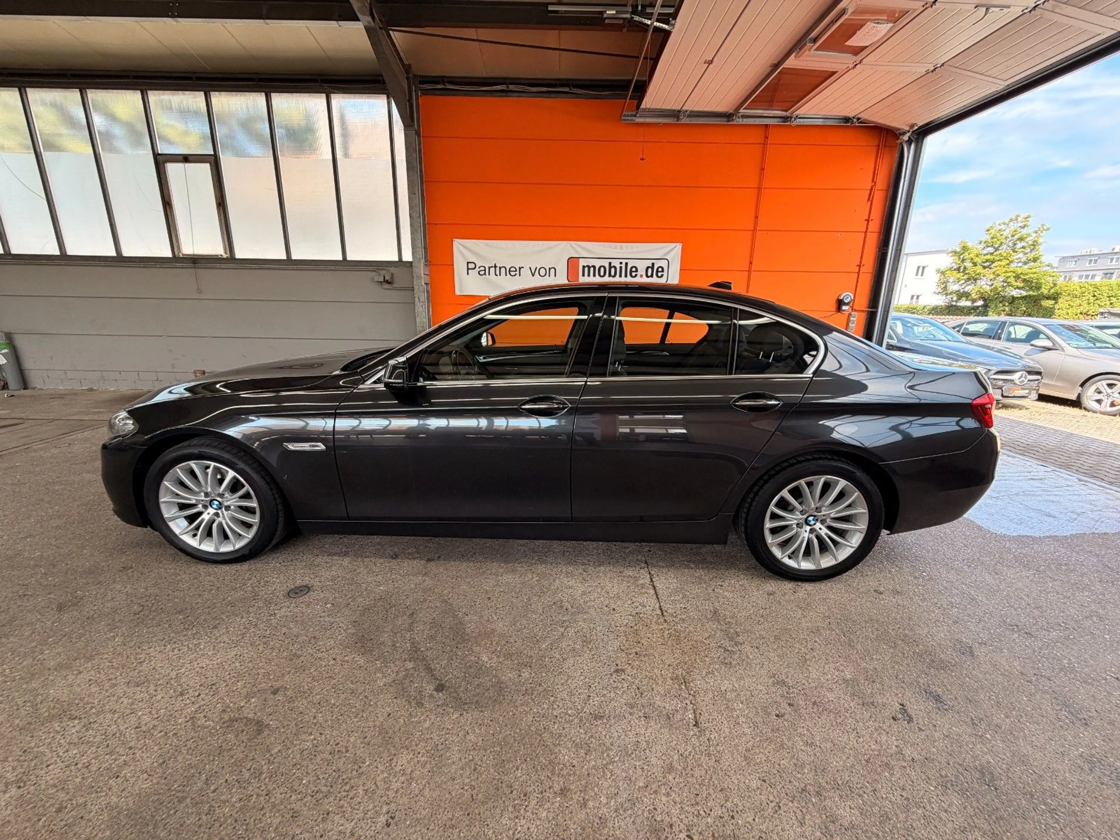 BMW 525 dA Luxury Line Automatik Leder Navi Xenon AHK — photo 8