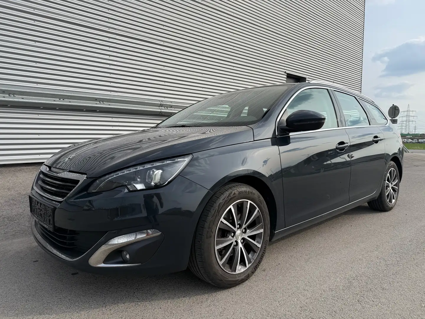 Peugeot 308 SW 1,2 PureTech Active ID:37 Schwarz - 2