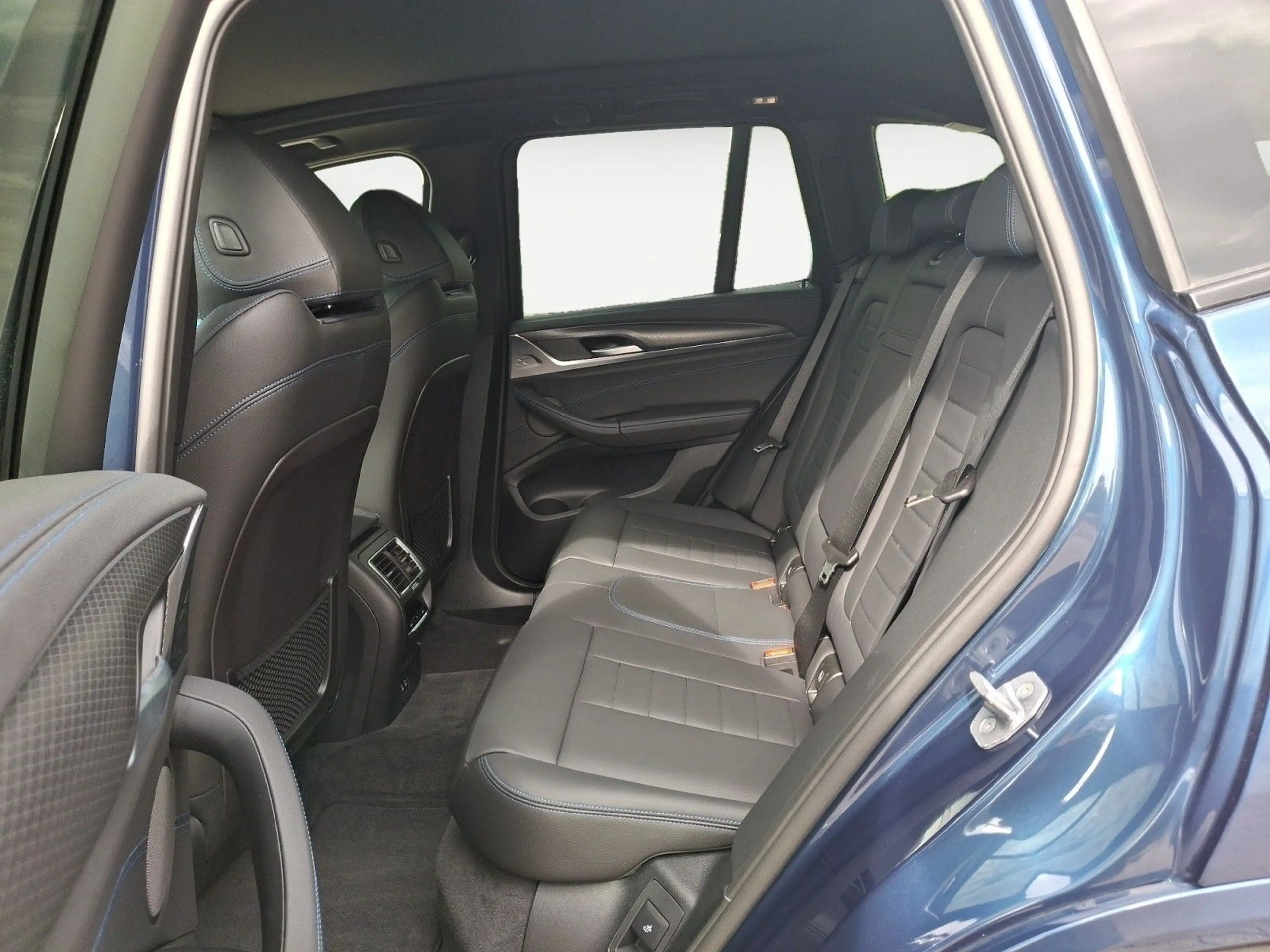 BMW iX3 IMPRESSIVE Navi Leder Panoramadach — photo 14