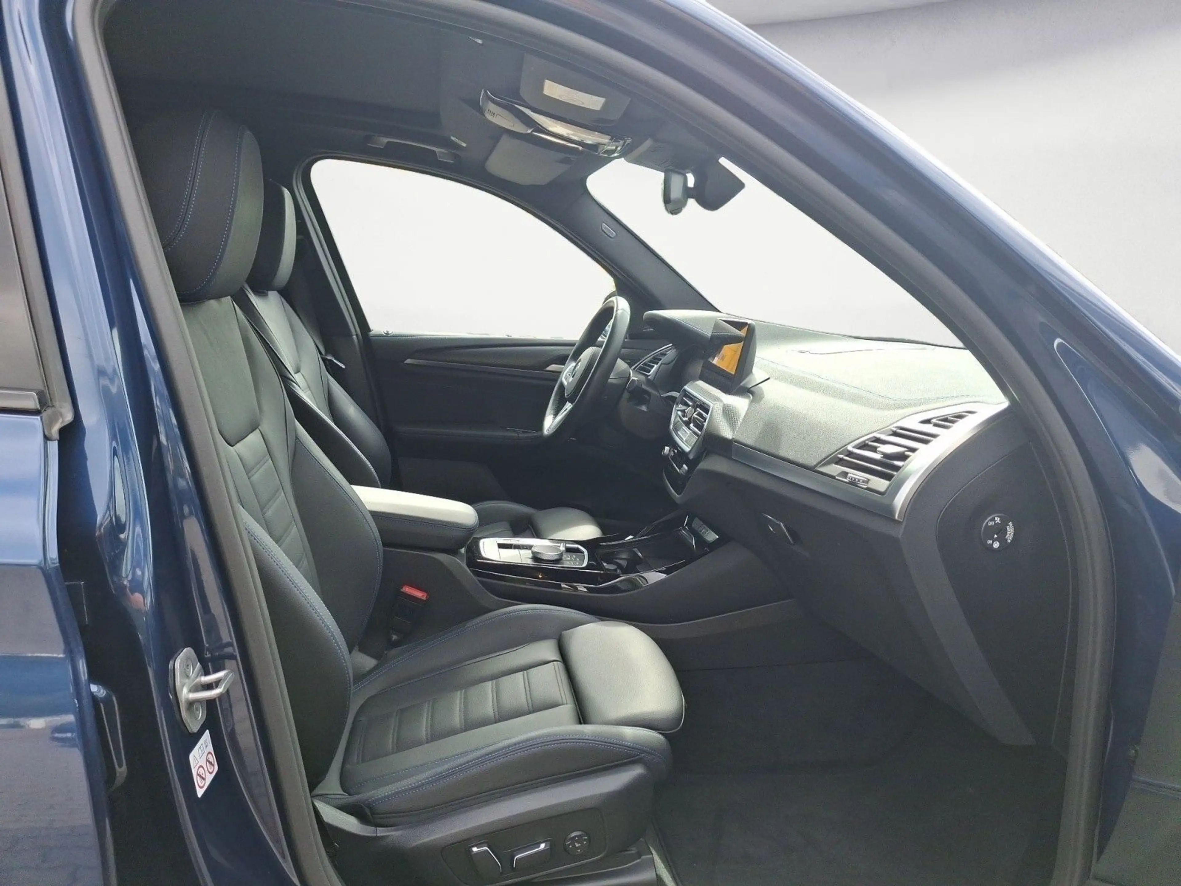 BMW iX3 IMPRESSIVE Navi Leder Panoramadach — photo 13