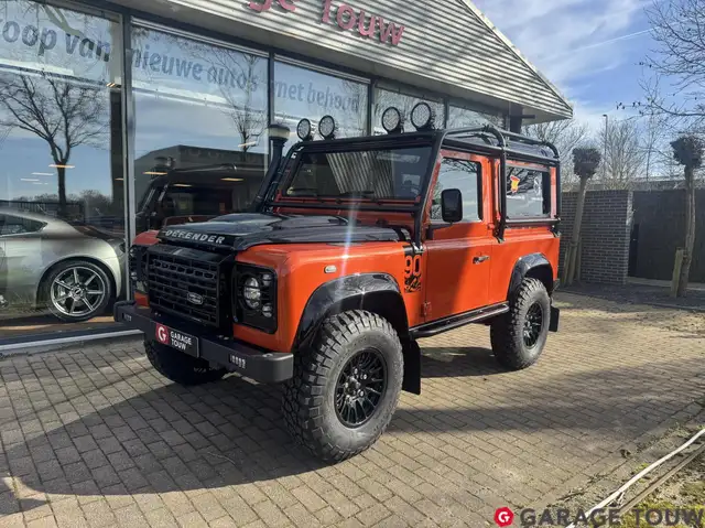 Land Rover Defender
