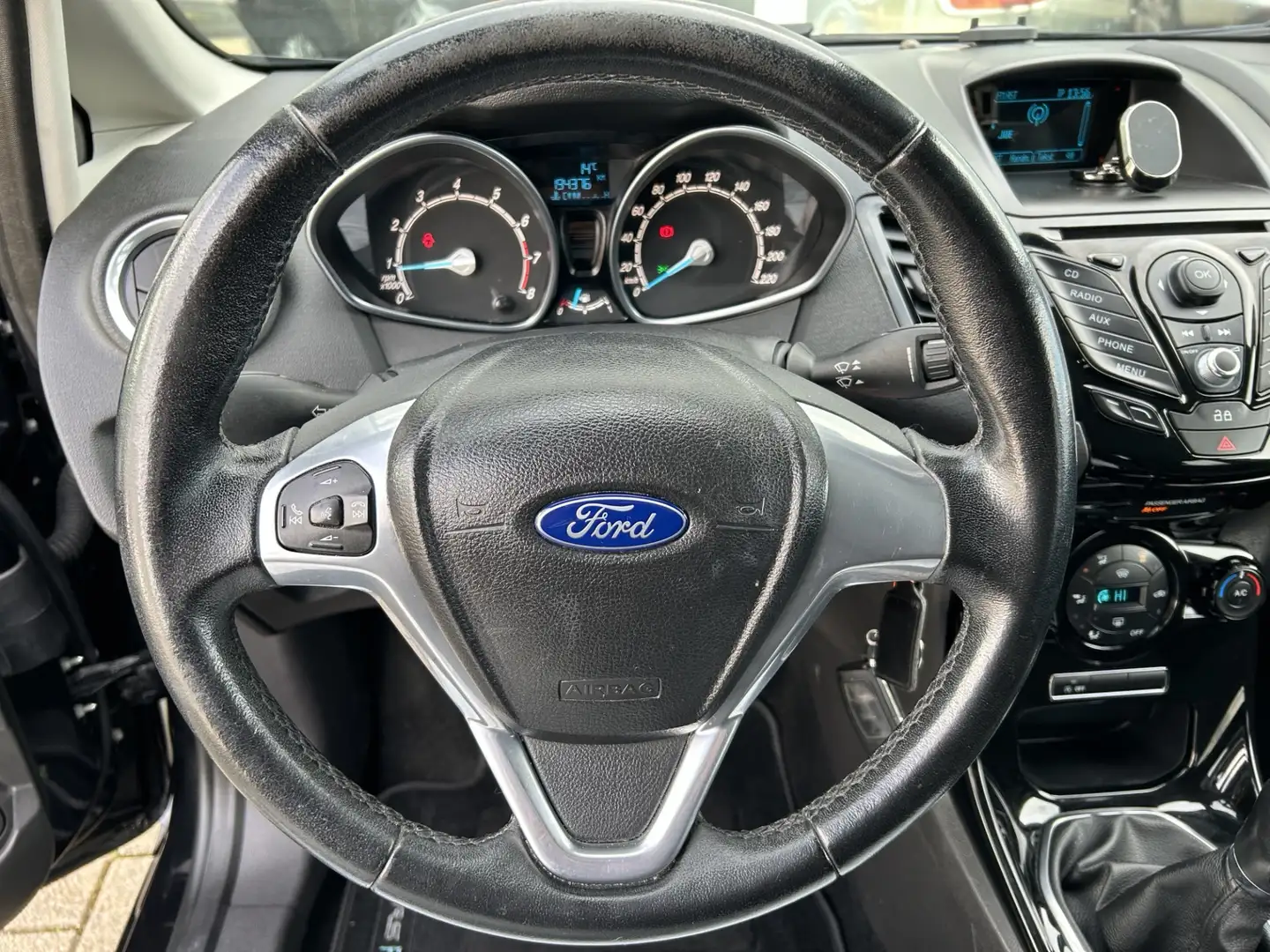 Ford Fiesta 1.0 EcoBoost Titanium 50% deal 2.975,- ACTIE Motor Zwart - 2