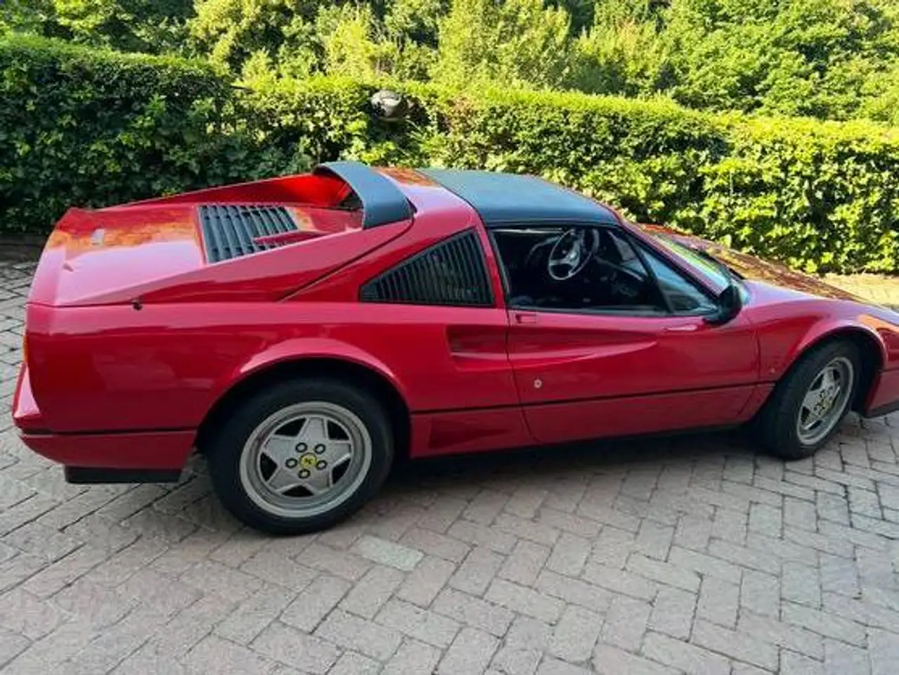 Ferrari 208 2.0 turbo GTB 254cv, foto 3