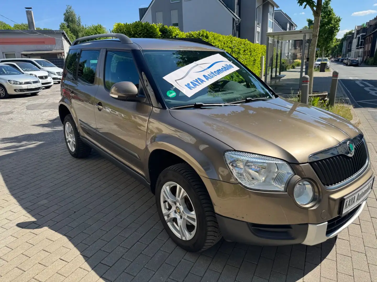 Skoda Yeti Active Plus Edition*TÜV NEU*KLIMA*ALU*PDC* Marrón - 1