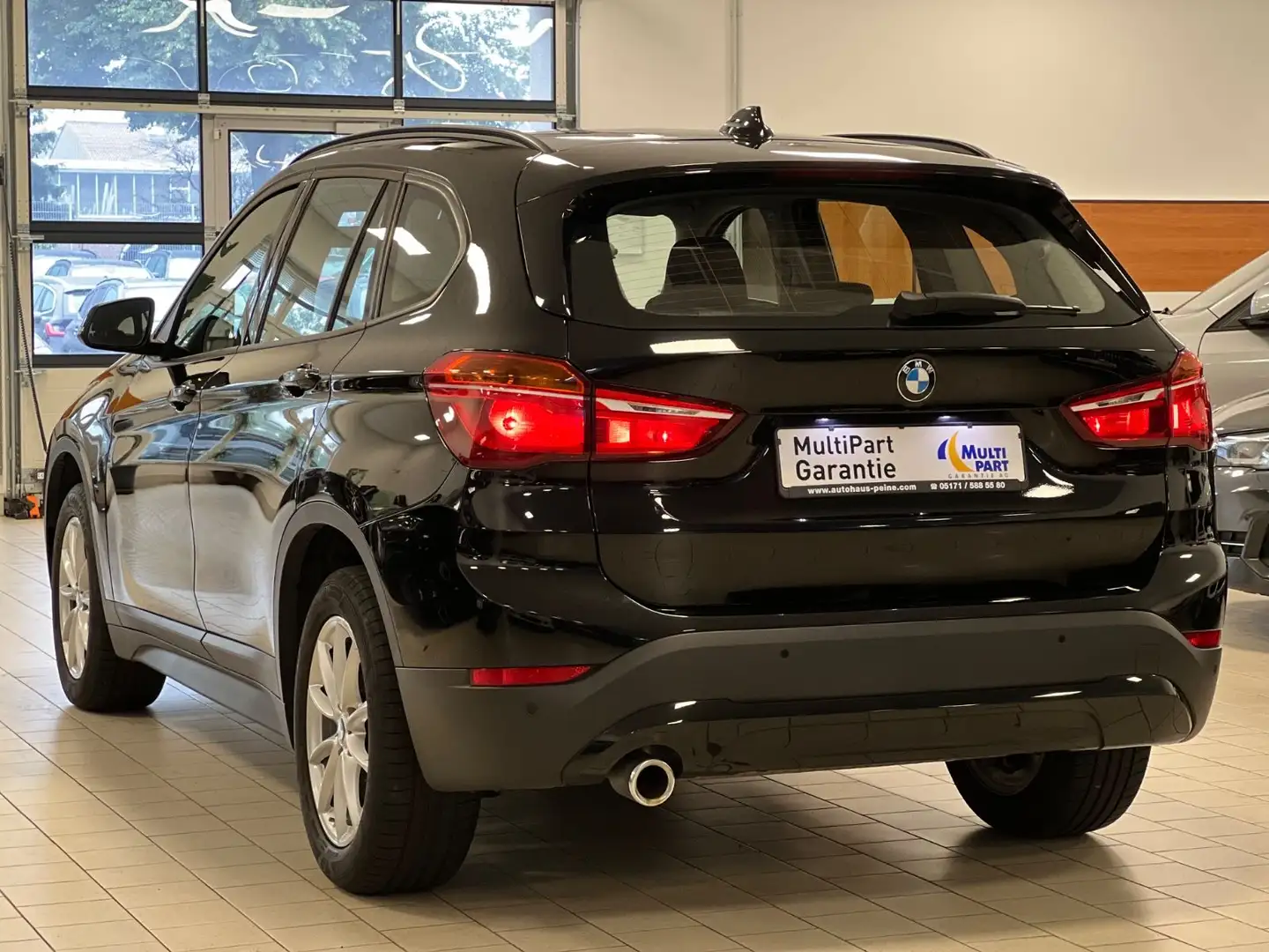 BMW X1 sDriv18i/NaviPortab/PDC/Tempomat/Alu/Advantage Schwarz - 2