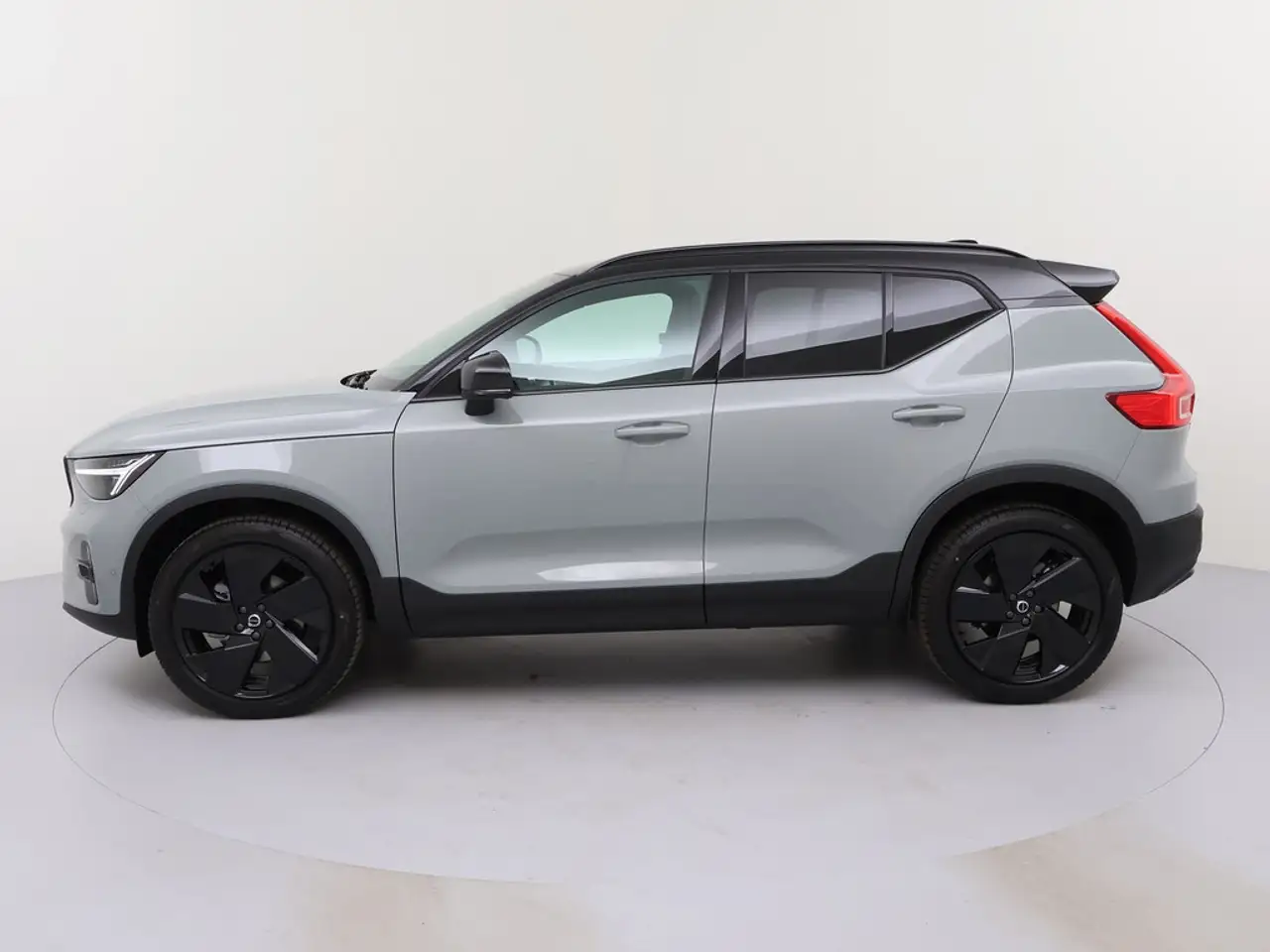 Volvo XC40 2026 — фото 8