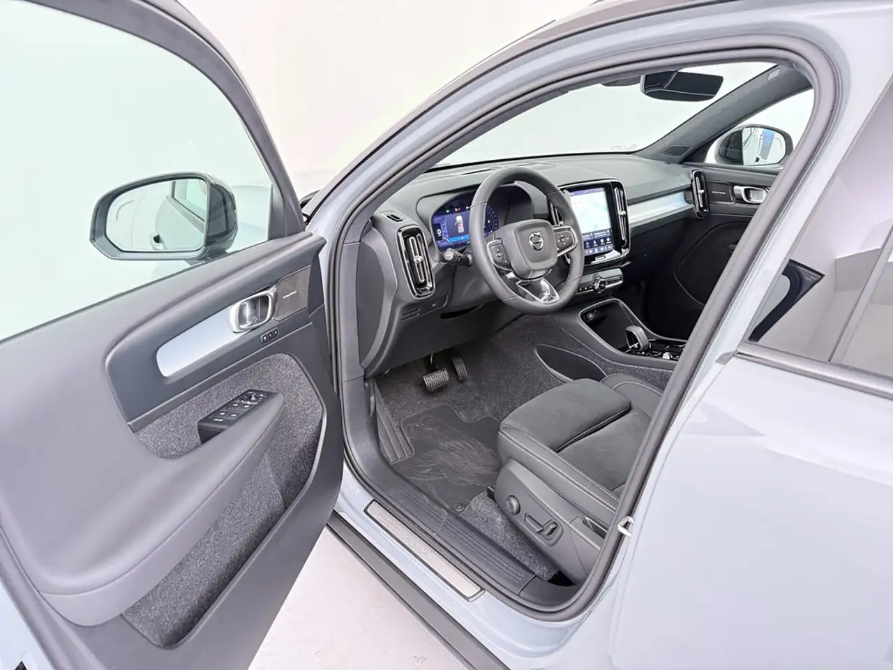 Volvo XC40 2026 — фото 11