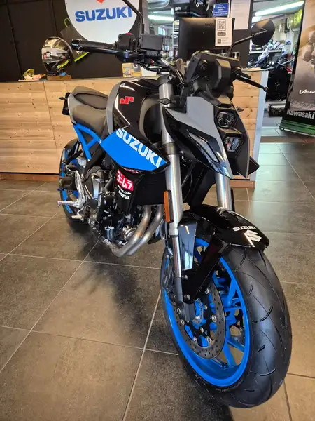 Suzuki GSX 8S - foto 4