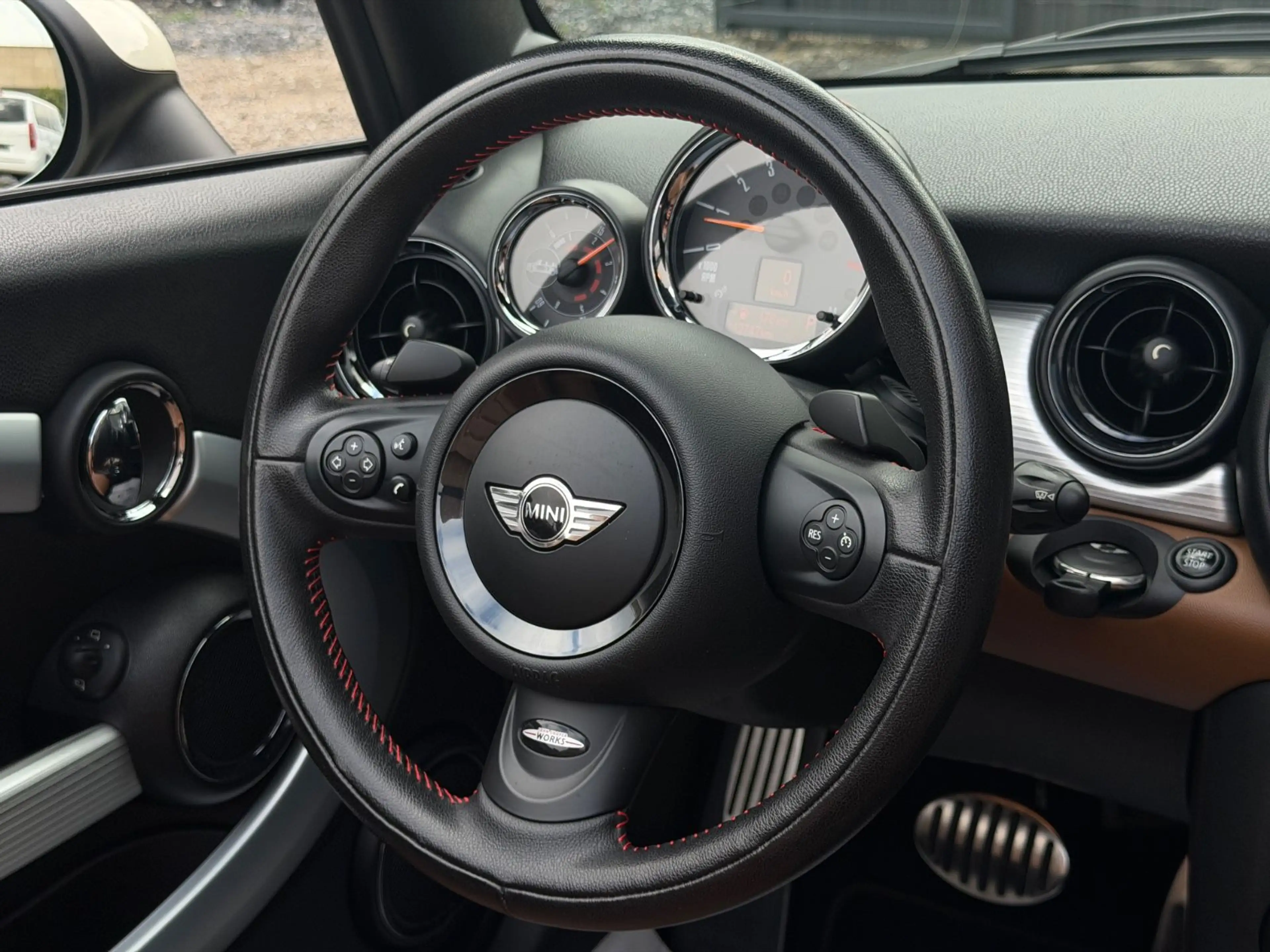 MINI John Cooper Works Cabrio Navi Leder Xenon — photo 17