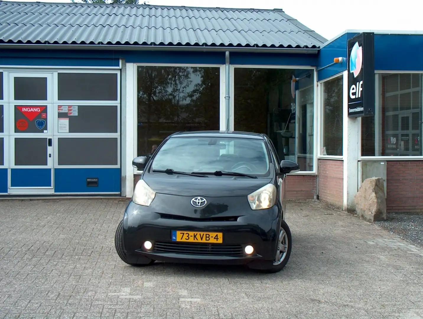 Toyota iQ 1.0 VVTi Aspiration Zwart - 1
