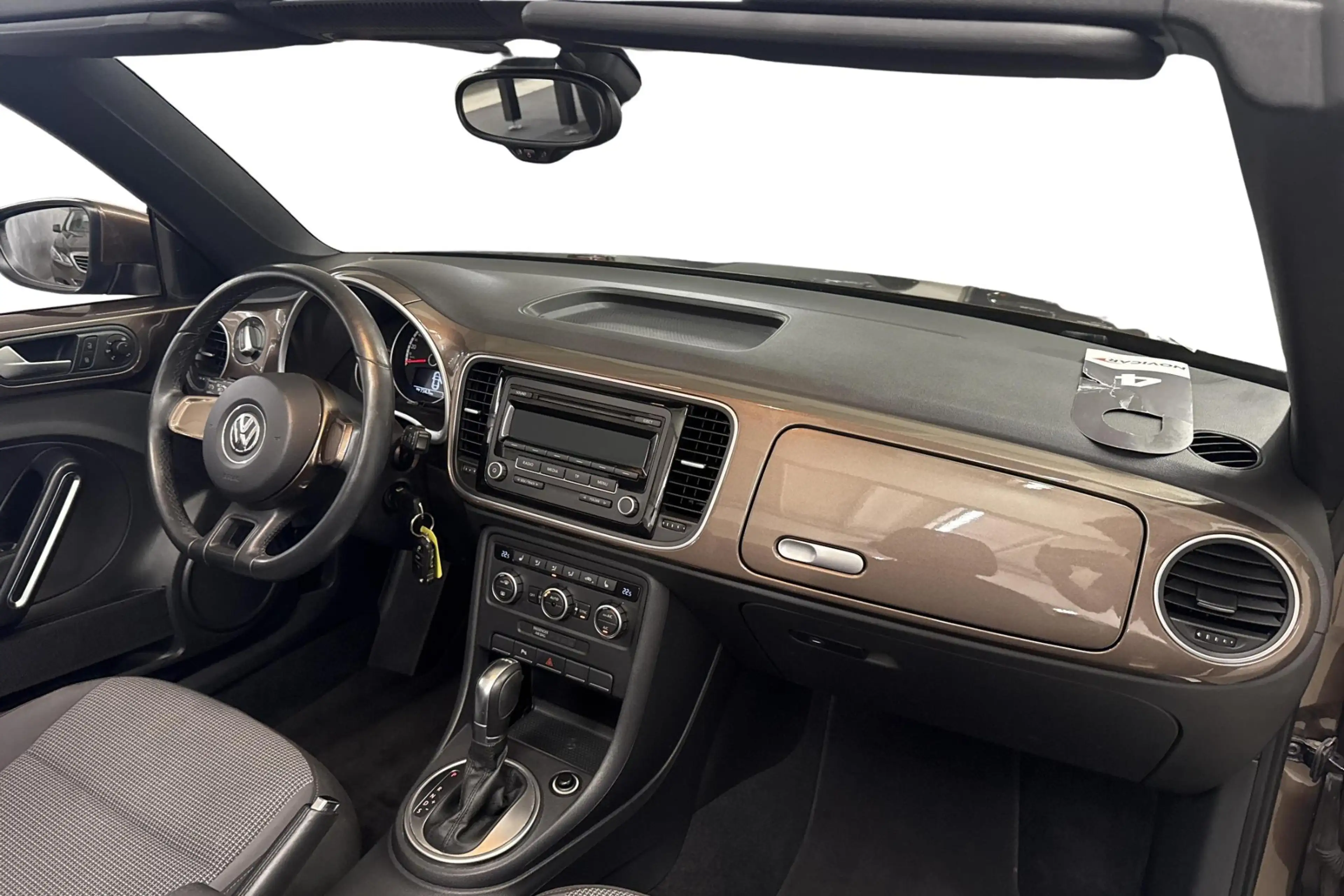 Volkswagen Beetle Cabrio 1.2 TSI — photo 5