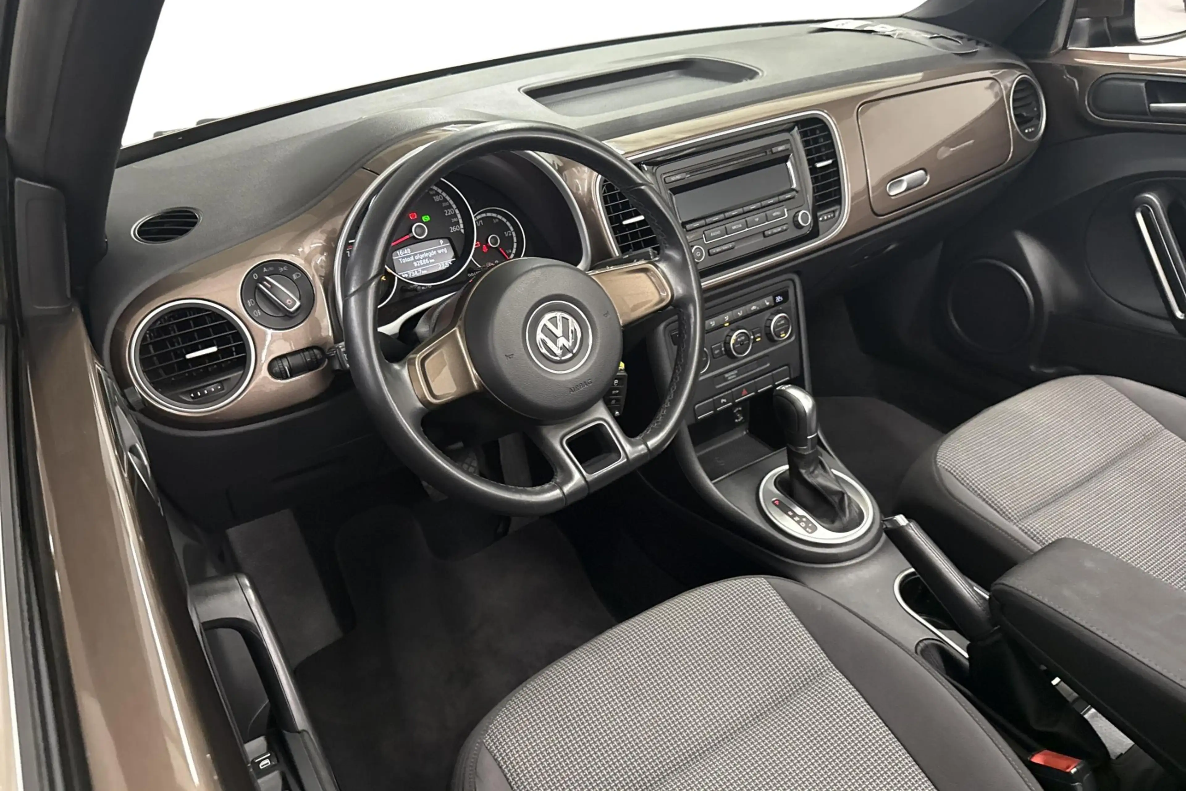 Volkswagen Beetle Cabrio 1.2 TSI — photo 11