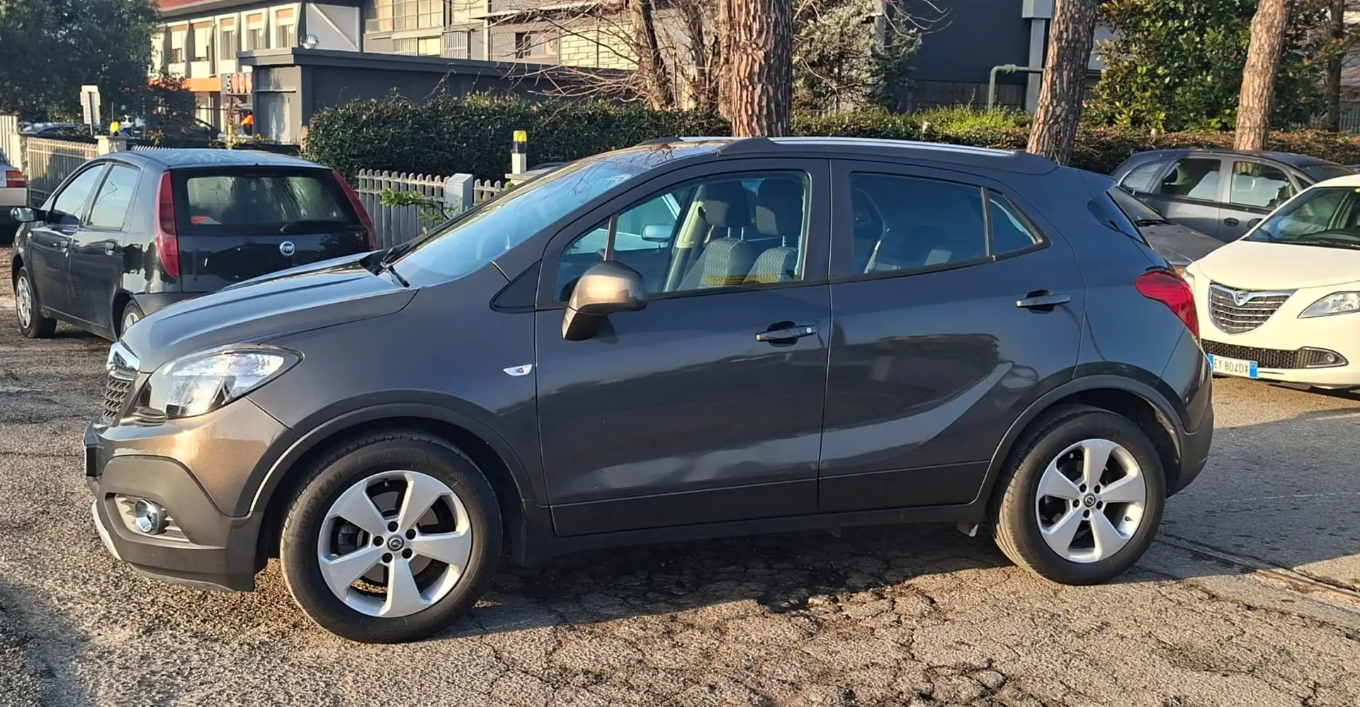 Opel Mokka OPEL MOKKA 1.4 B/GPL CASA MADRE Gris - 2