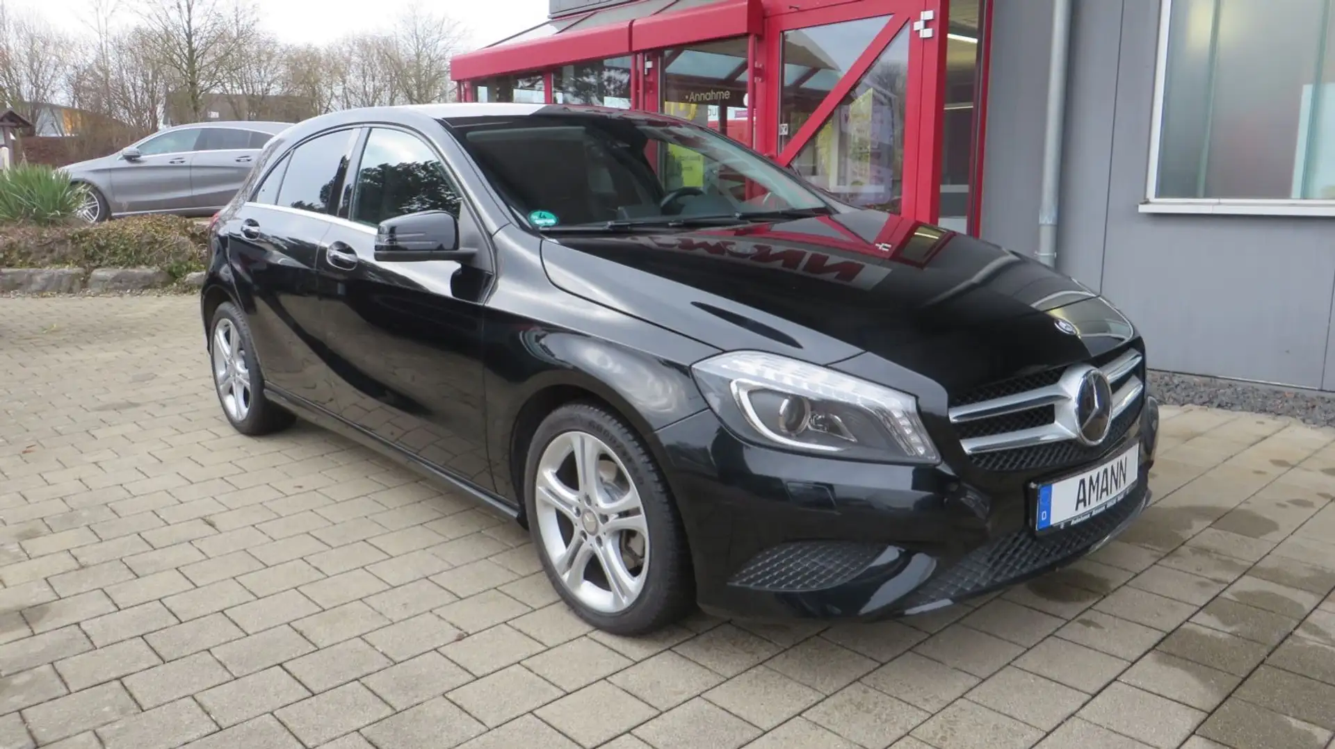 Mercedes-Benz A 200 BlueEfficiency Rückfahrkamera+Tempomat Schwarz - 2