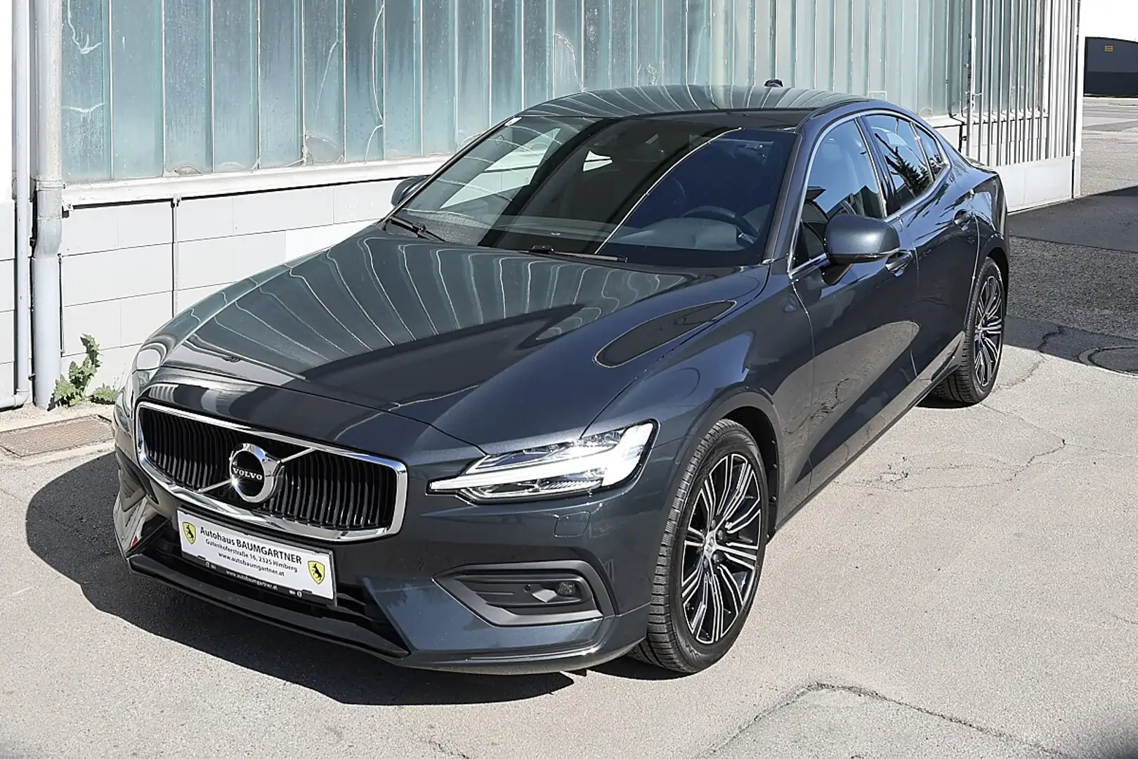 Volvo S60 T4 Momentum Pro Geartronic Grau - 2