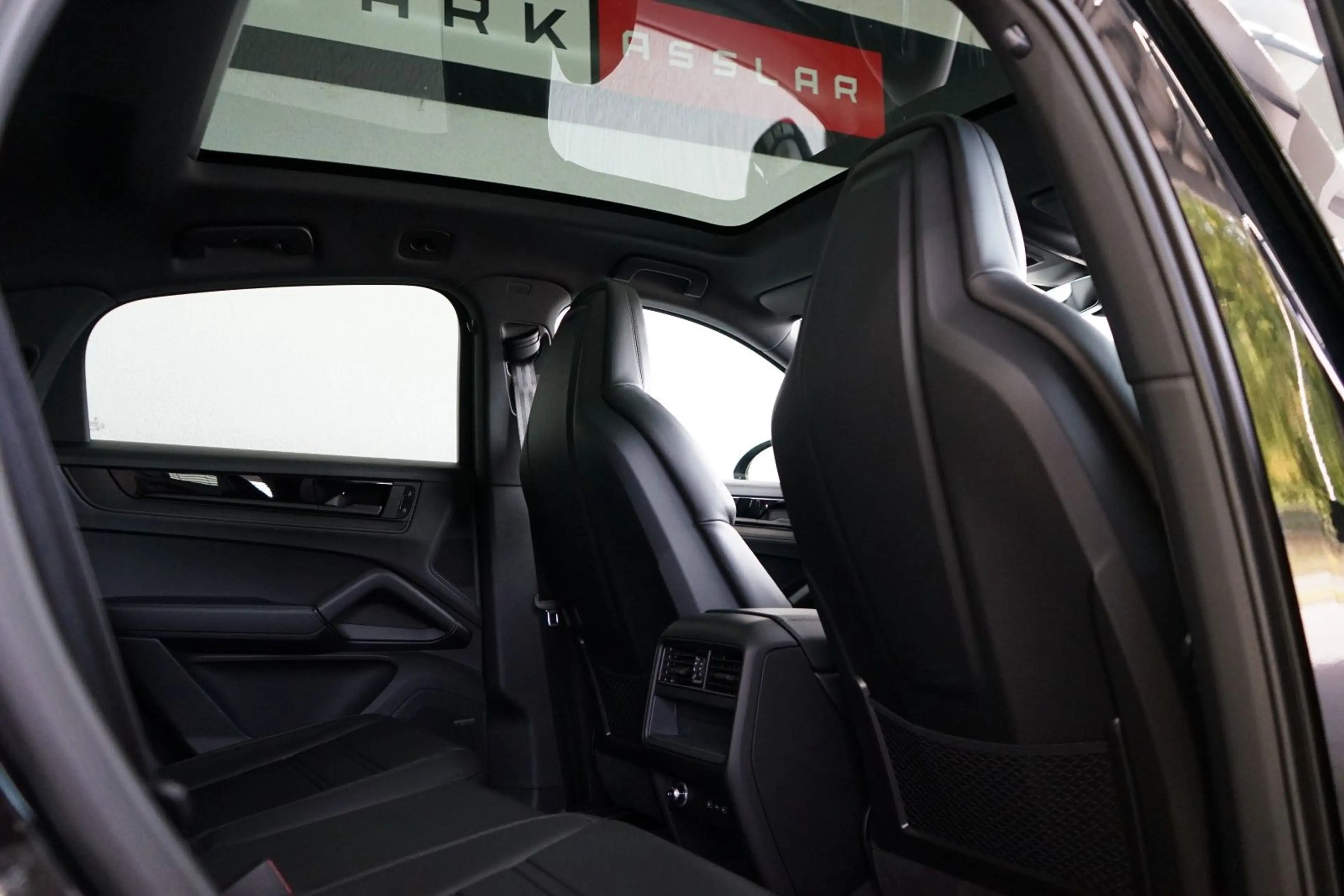 Porsche Cayenne Coupe Black Edition/P-Display/18W/22z — photo 14