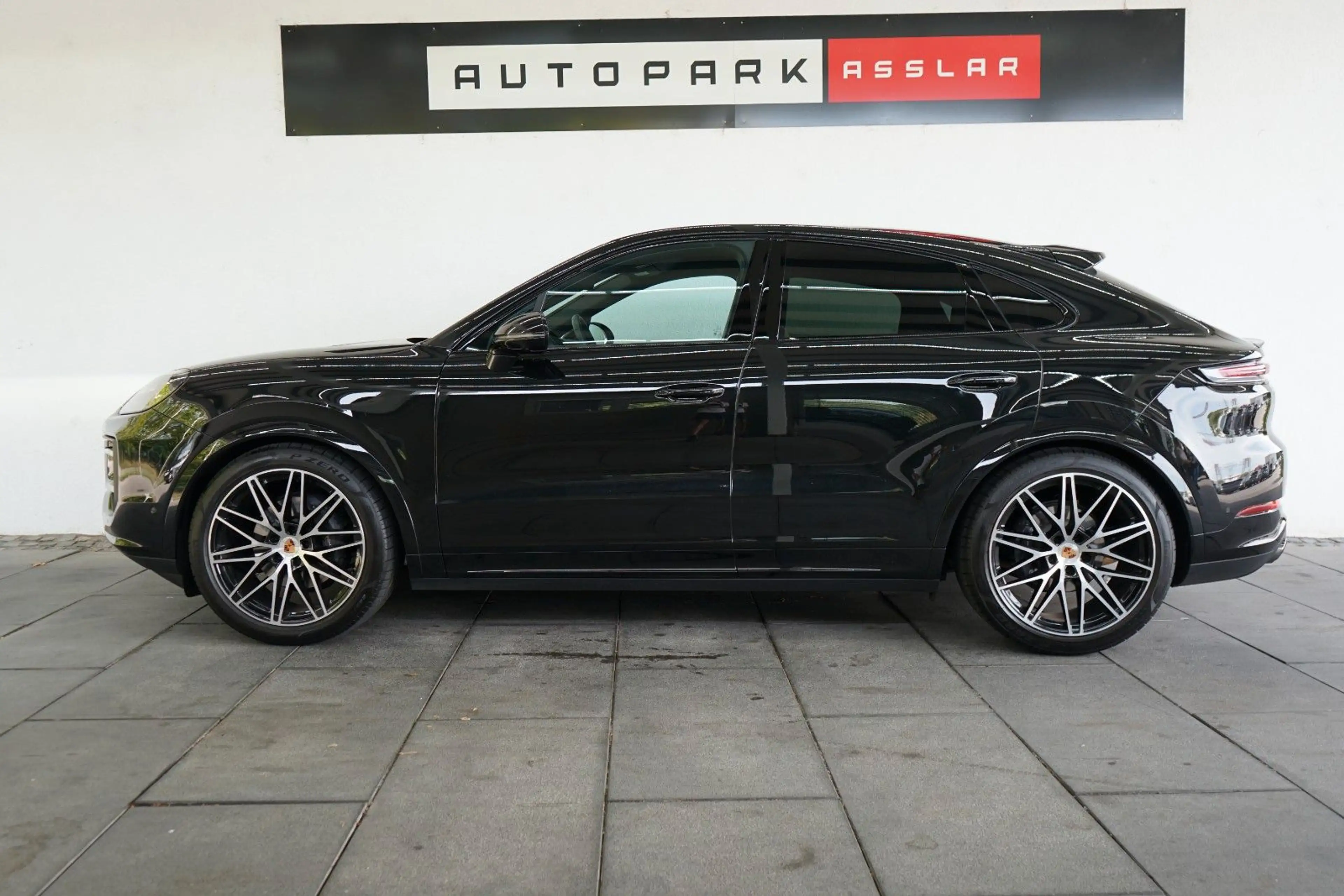 Porsche Cayenne Coupe Black Edition/P-Display/18W/22z — photo 29