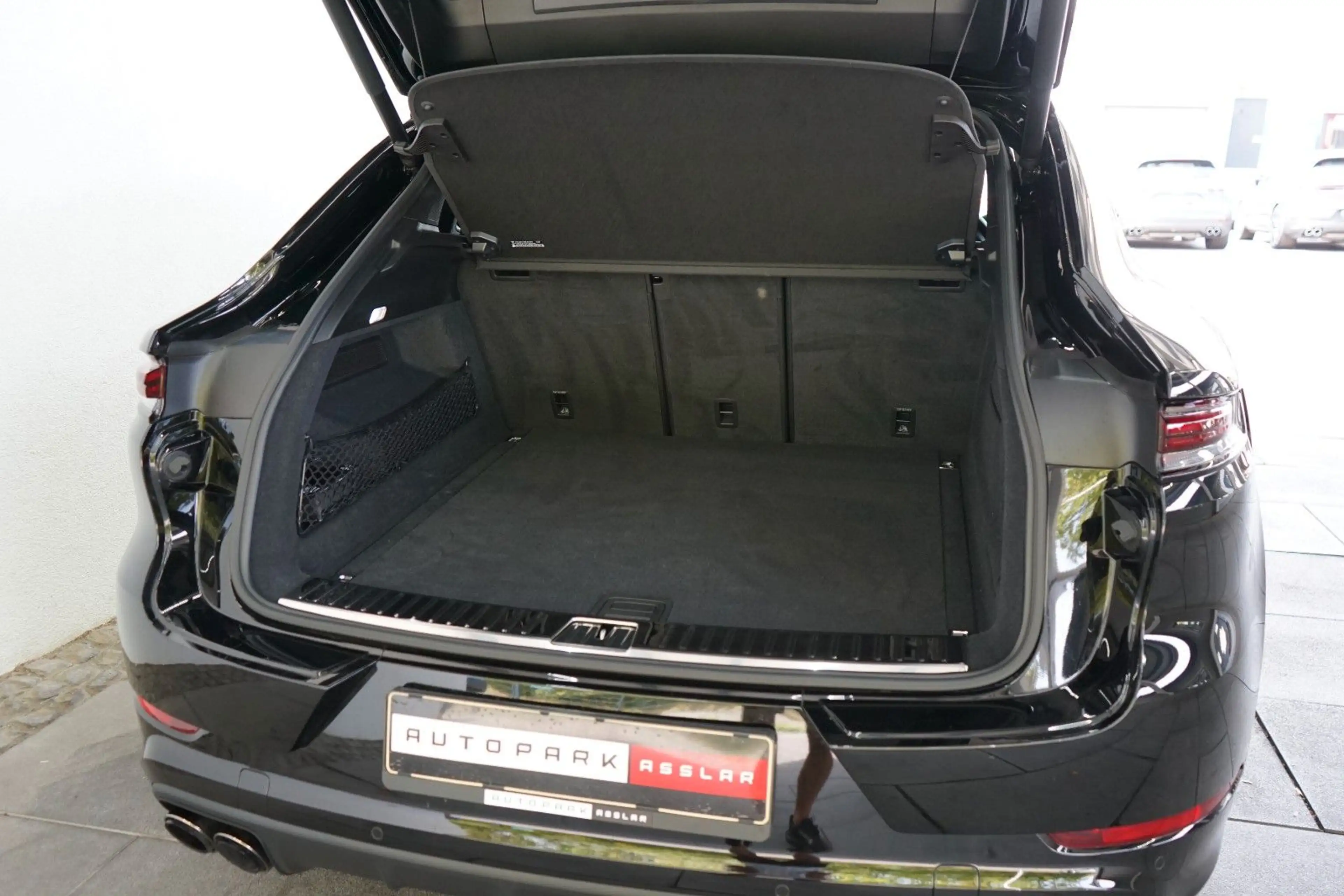 Porsche Cayenne Coupe Black Edition/P-Display/18W/22z — photo 15