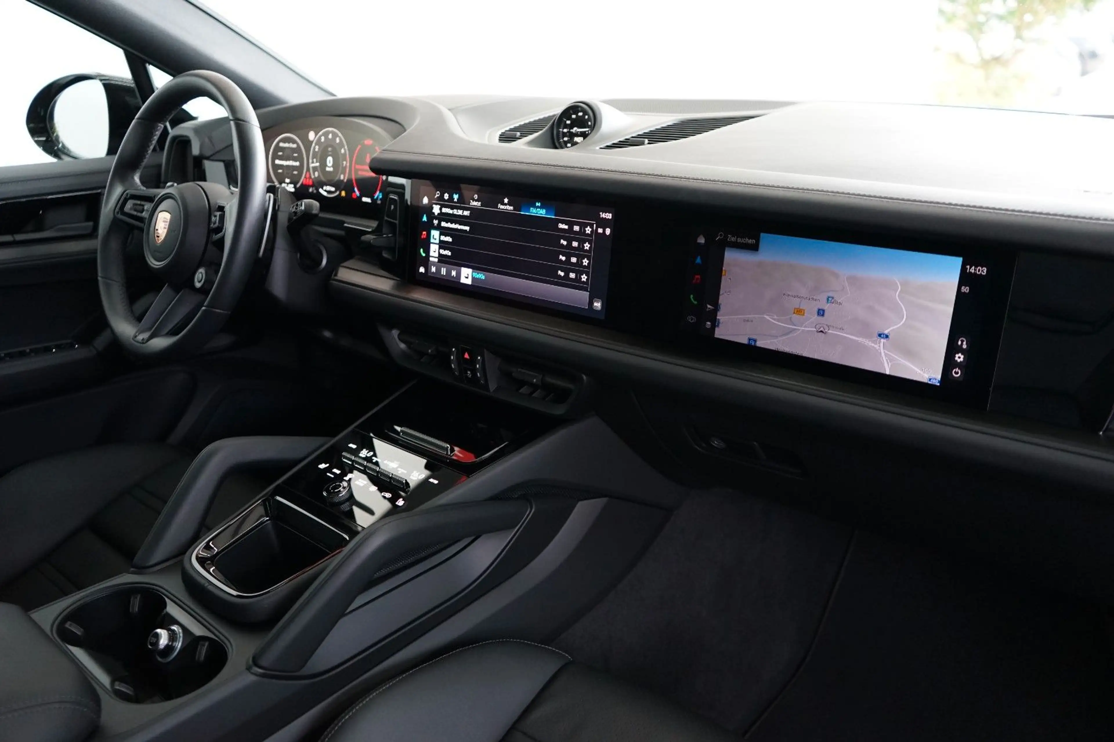Porsche Cayenne Coupe Black Edition/P-Display/18W/22z — photo 11