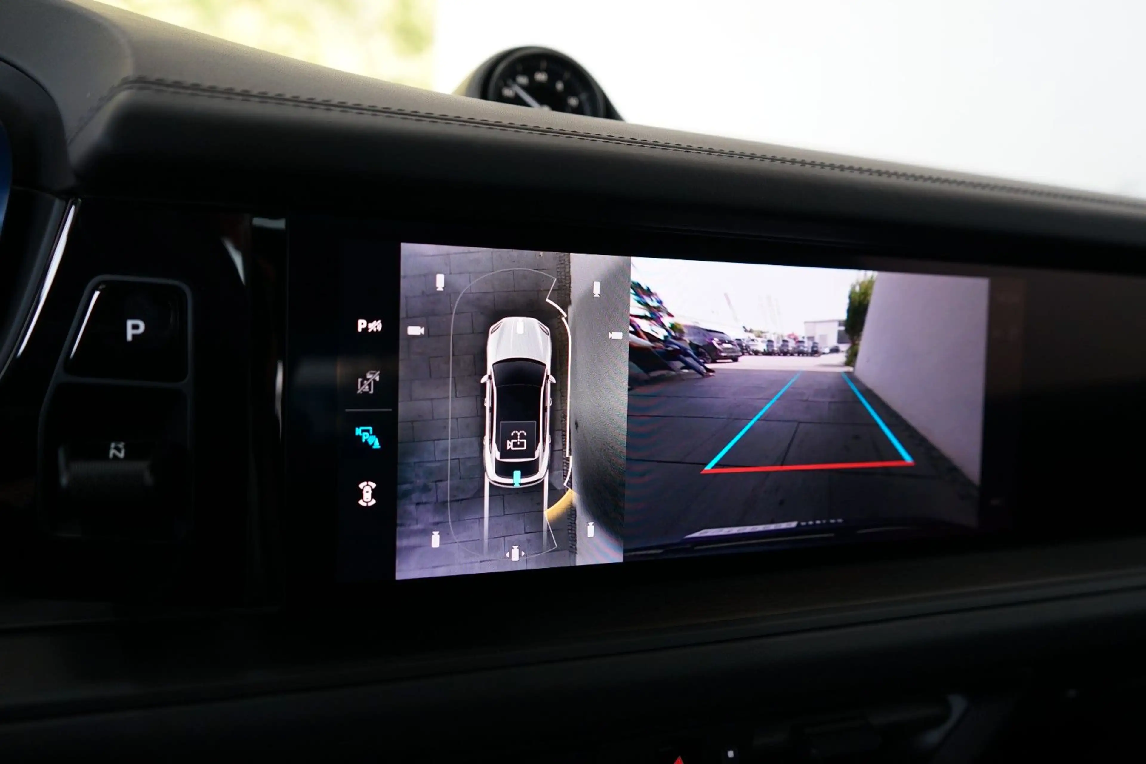 Porsche Cayenne Coupe Black Edition/P-Display/18W/22z — photo 16
