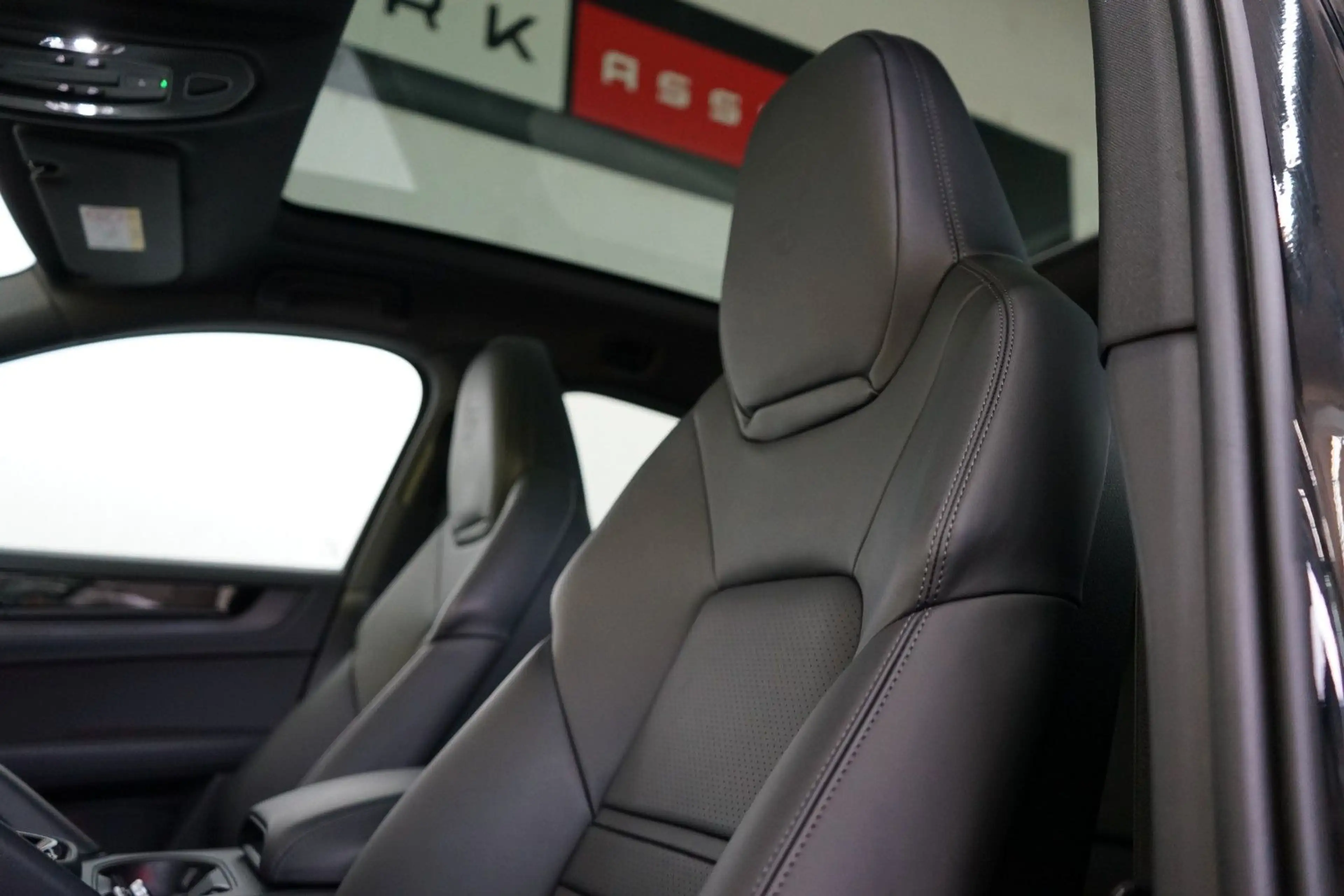 Porsche Cayenne Coupe Black Edition/P-Display/18W/22z — photo 26