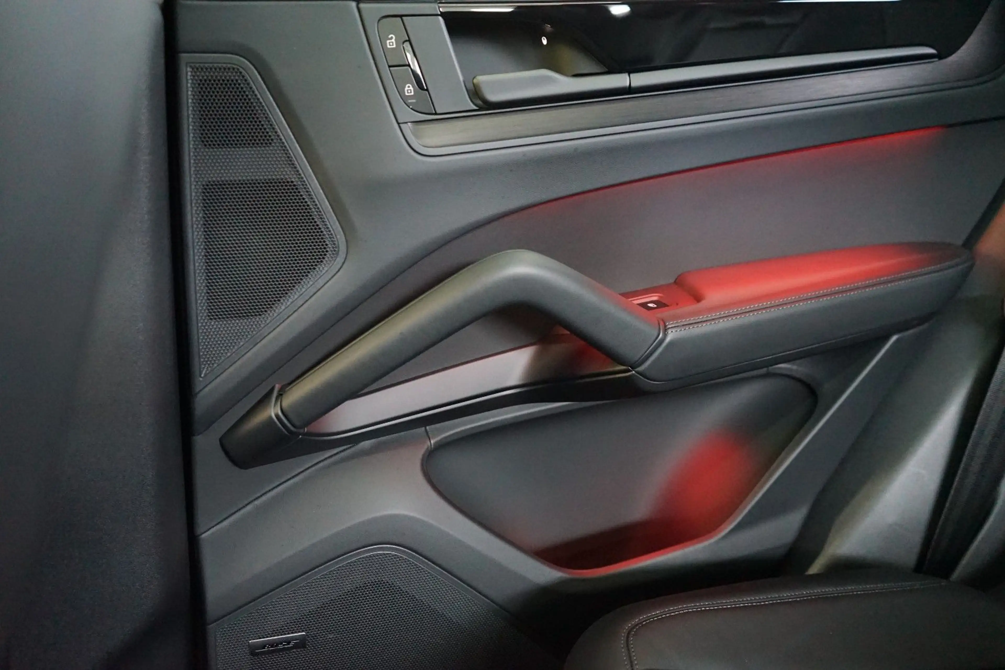 Porsche Cayenne Coupe Black Edition/P-Display/18W/22z — photo 21