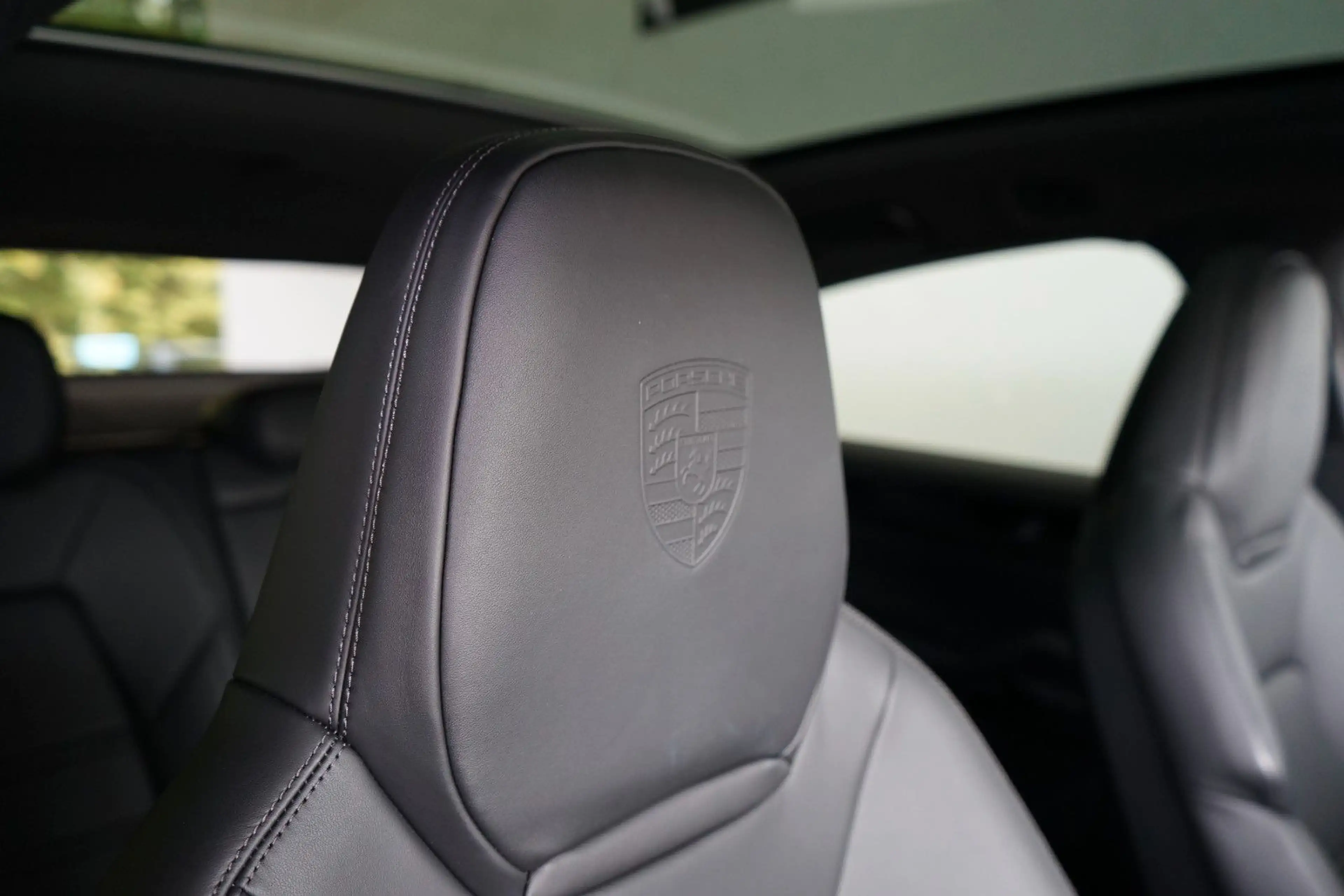 Porsche Cayenne Coupe Black Edition/P-Display/18W/22z — photo 10