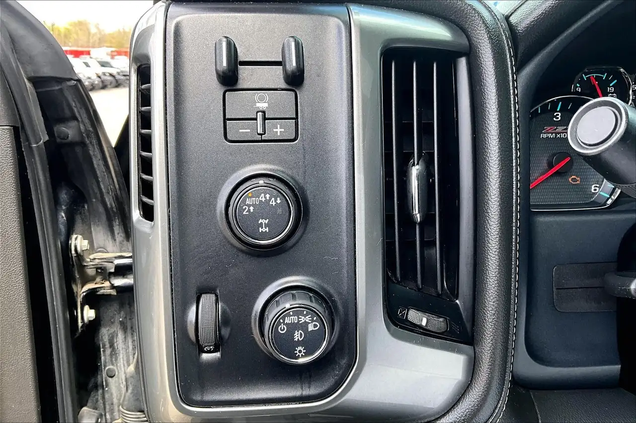 Chevrolet Silverado 1500 снимка Chevrolet Silverado 1500