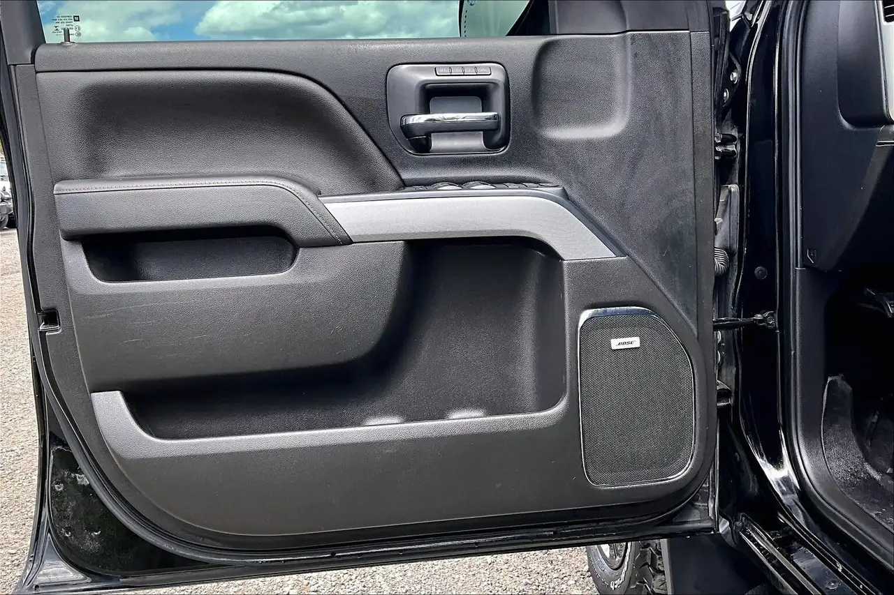 Chevrolet Silverado 1500 снимка Chevrolet Silverado 1500