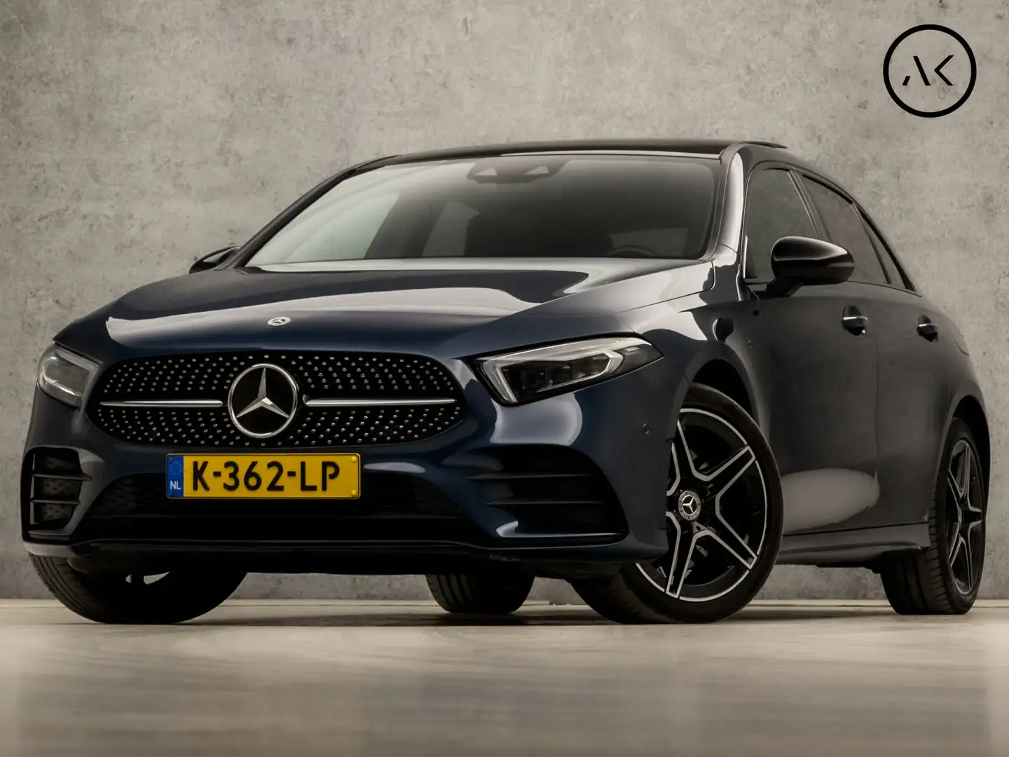 Mercedes-Benz A 250 e AMG Sport 218Pk Automaat (SCHUIFDAK, APPLE CARPL Blauw - 1
