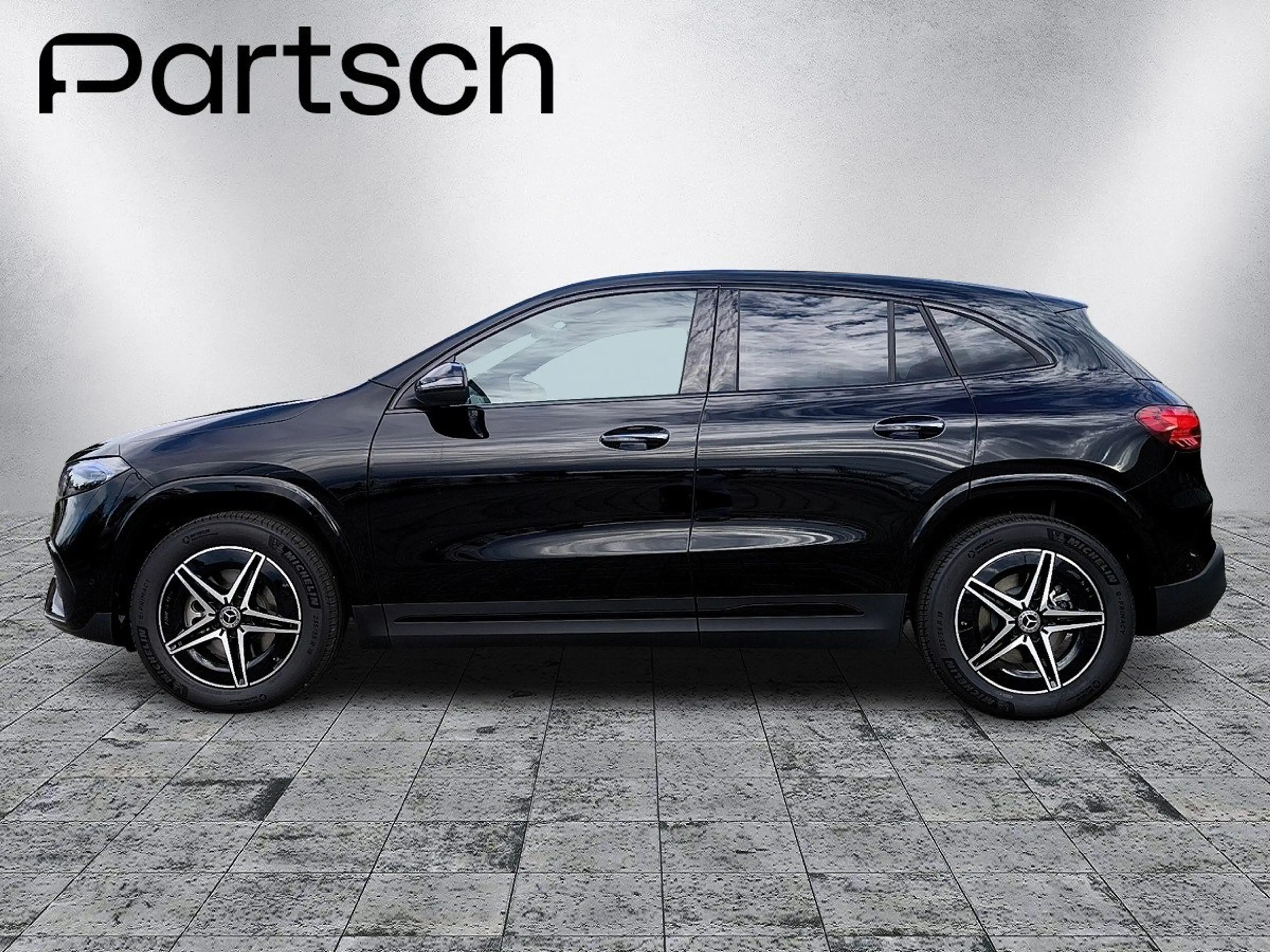 Mercedes-Benz EQA 300 4MATIC AMG-Line 70KW/H W-Paket — photo 4