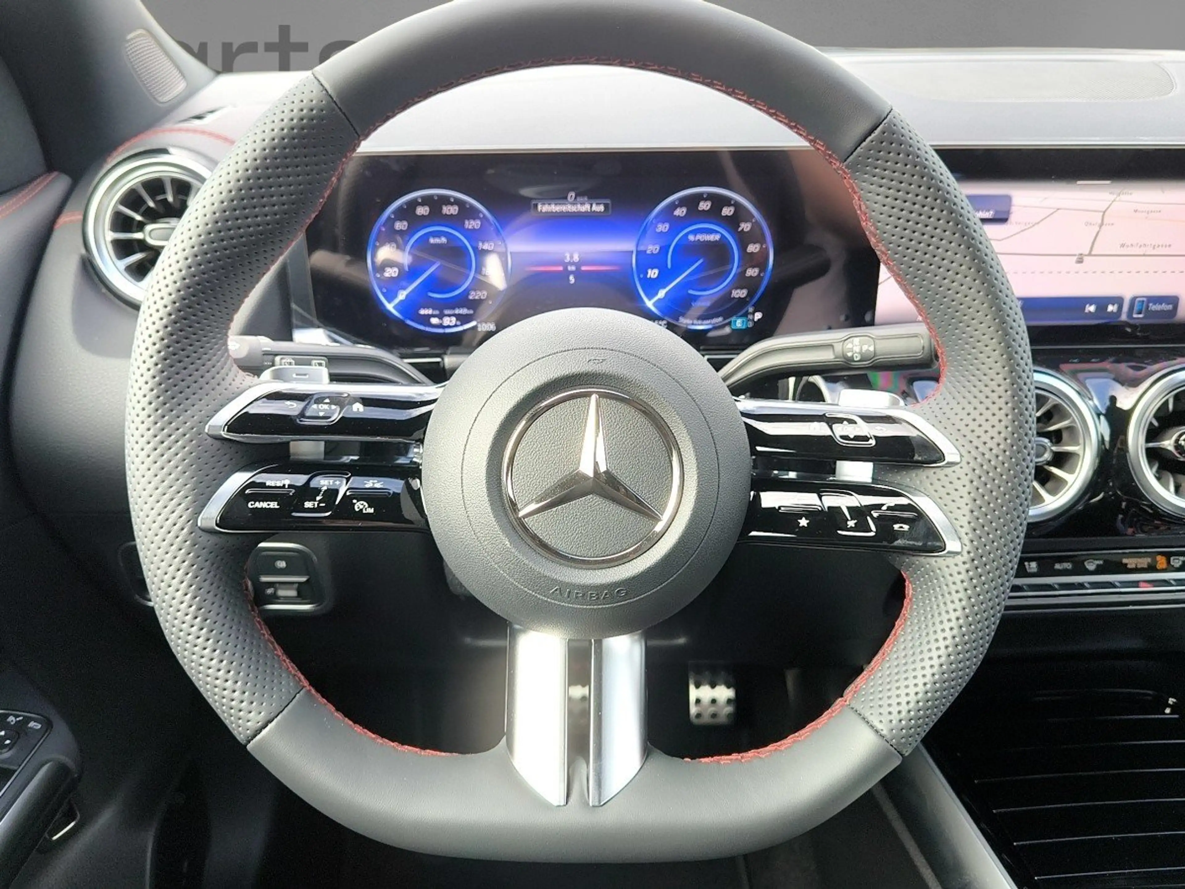 Mercedes-Benz EQA 300 4MATIC AMG-Line 70KW/H W-Paket — photo 12
