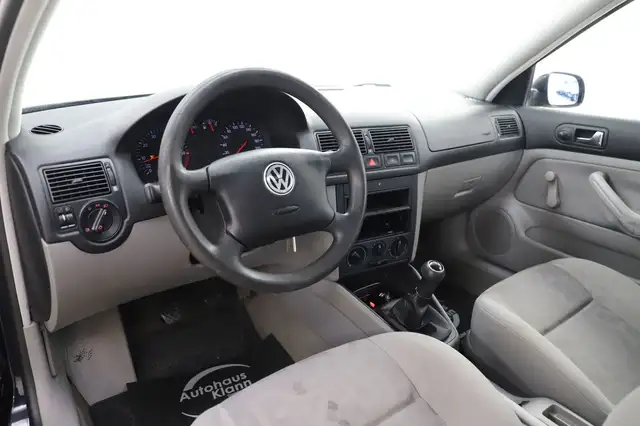 Volkswagen Golf view 13