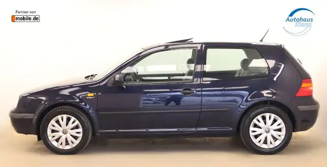 Volkswagen Golf view 4