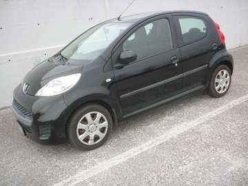 107 2005 1.0 12v Active (plaisir) 5p FL