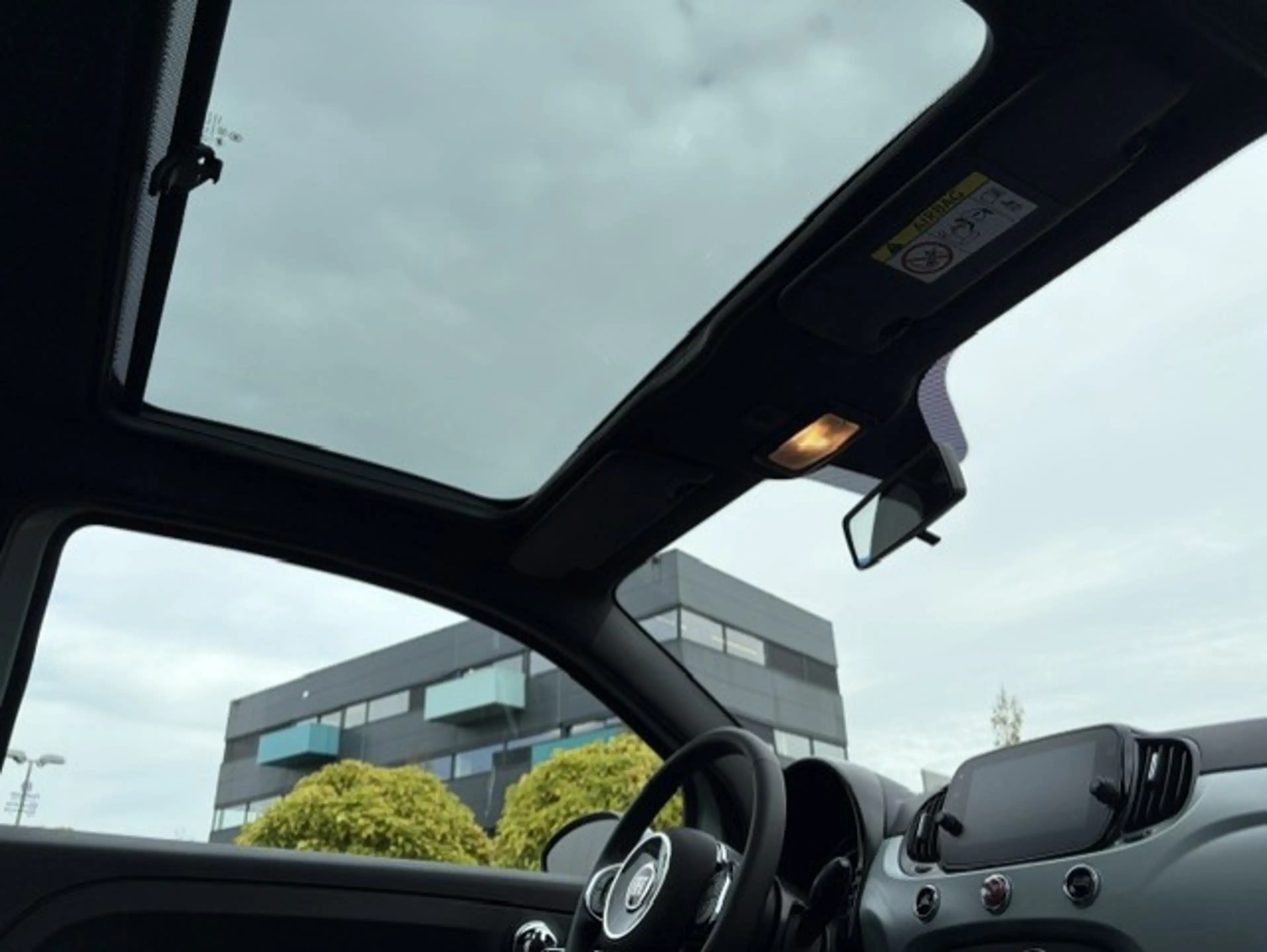 Fiat 500 500 Dolcevita Hybride - 1e Eigenaar - Airco - Pano dak - Als nieuw - Garantie - (1) — photo 9