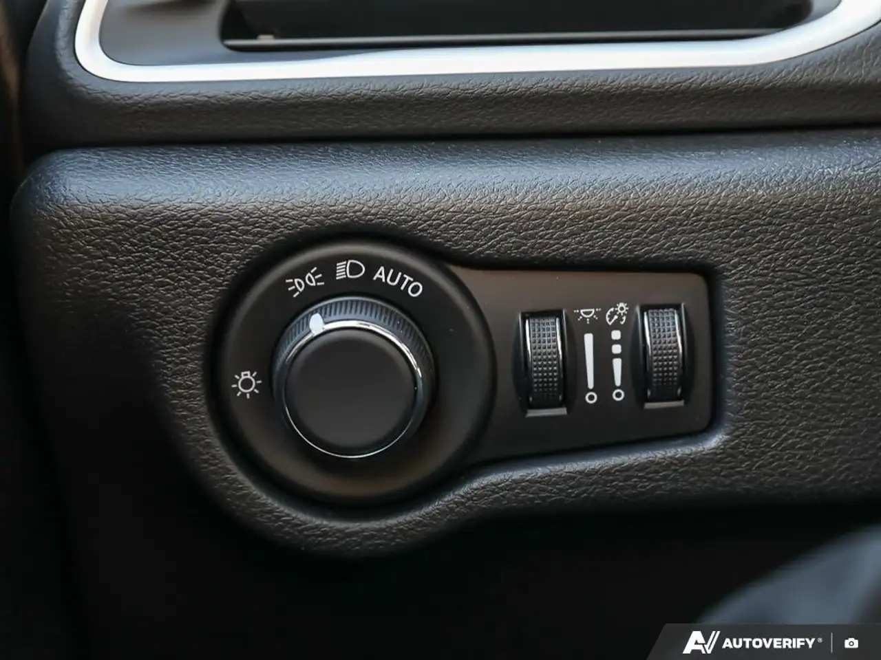 Chrysler Grand Caravan снимка Chrysler Grand Caravan