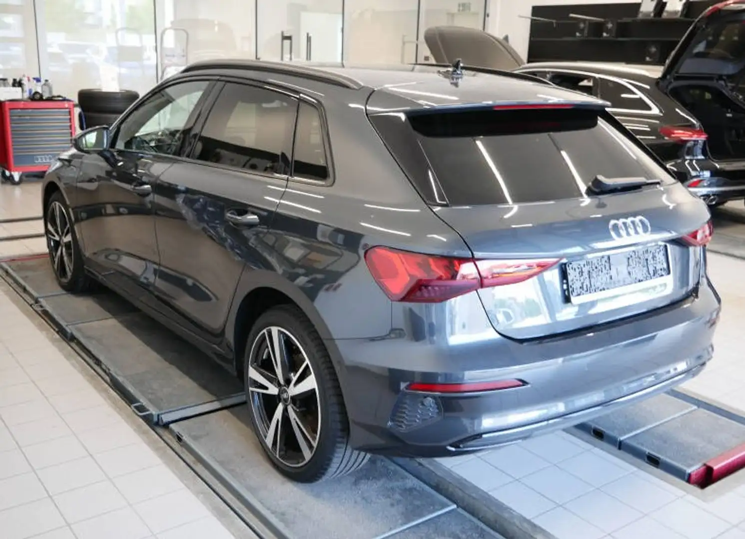 Audi A3 Sportback 40 TFSI e advanced MATRIX LED BAFA Gris - 2