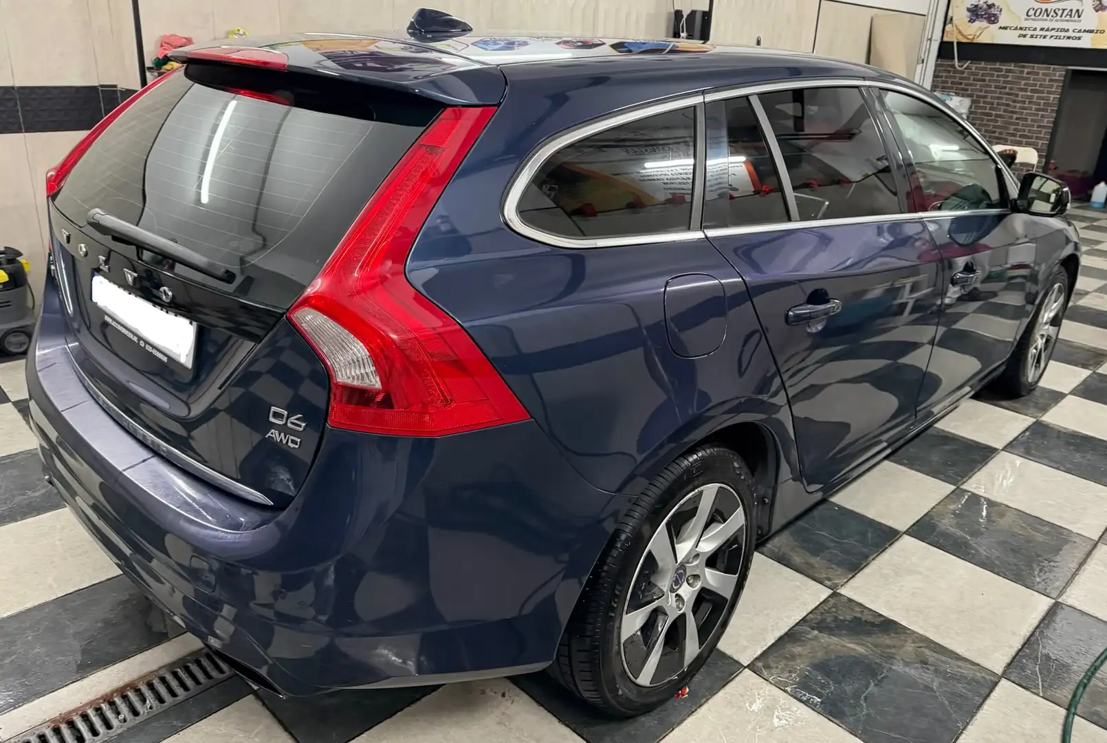Volvo V60 V60 D6 Plug-in Hybrid AWD Aut. Azul - 2