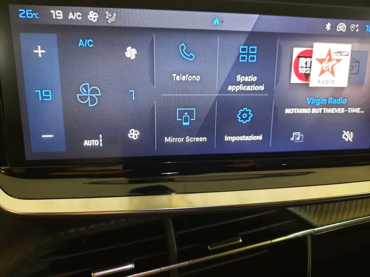 Peugeot 2008 1.2 hybrid ALLURE - 145 cv e-dcs6 18