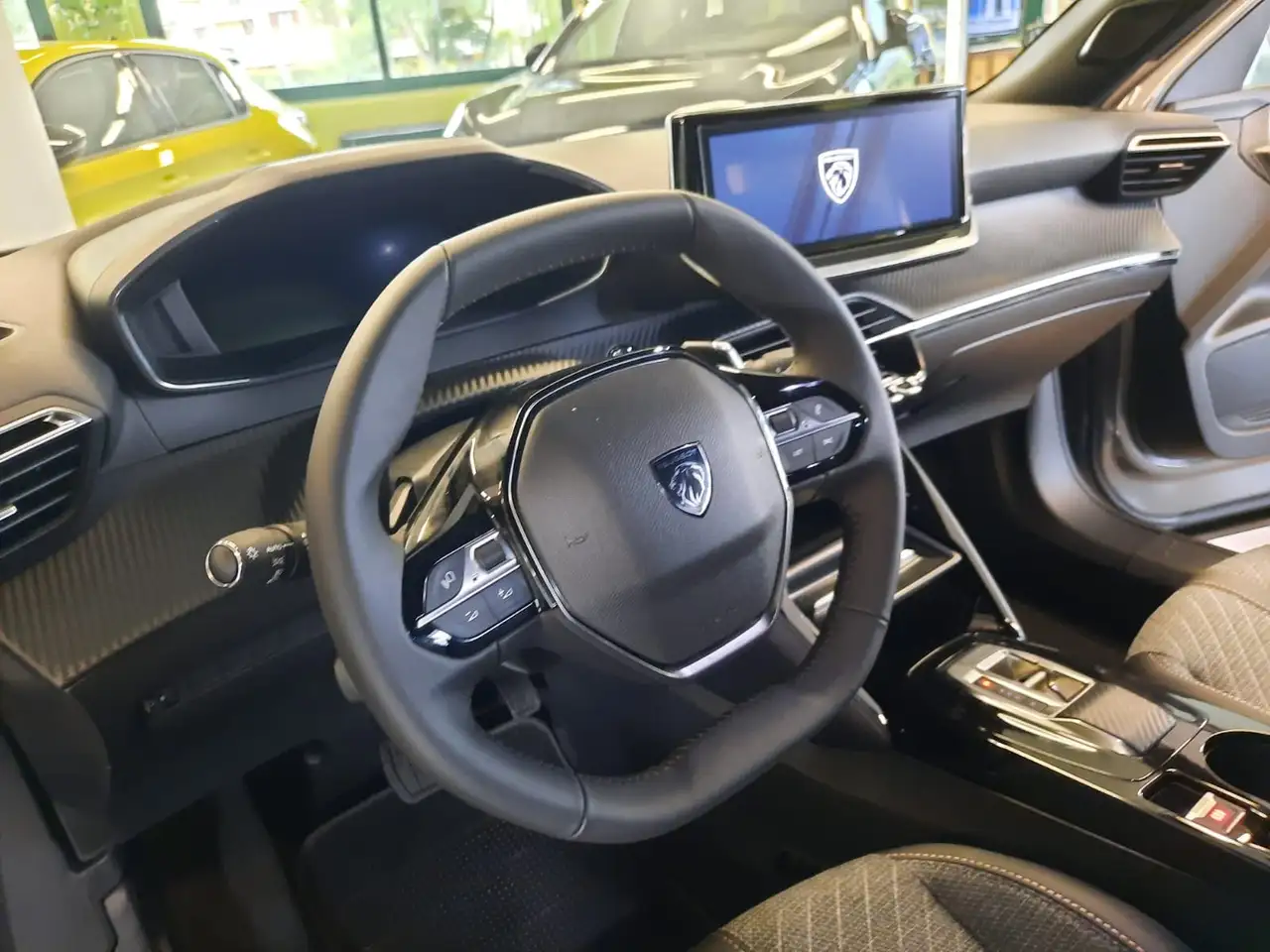 Peugeot 2008 1.2 hybrid ALLURE - 145 cv e-dcs6 10