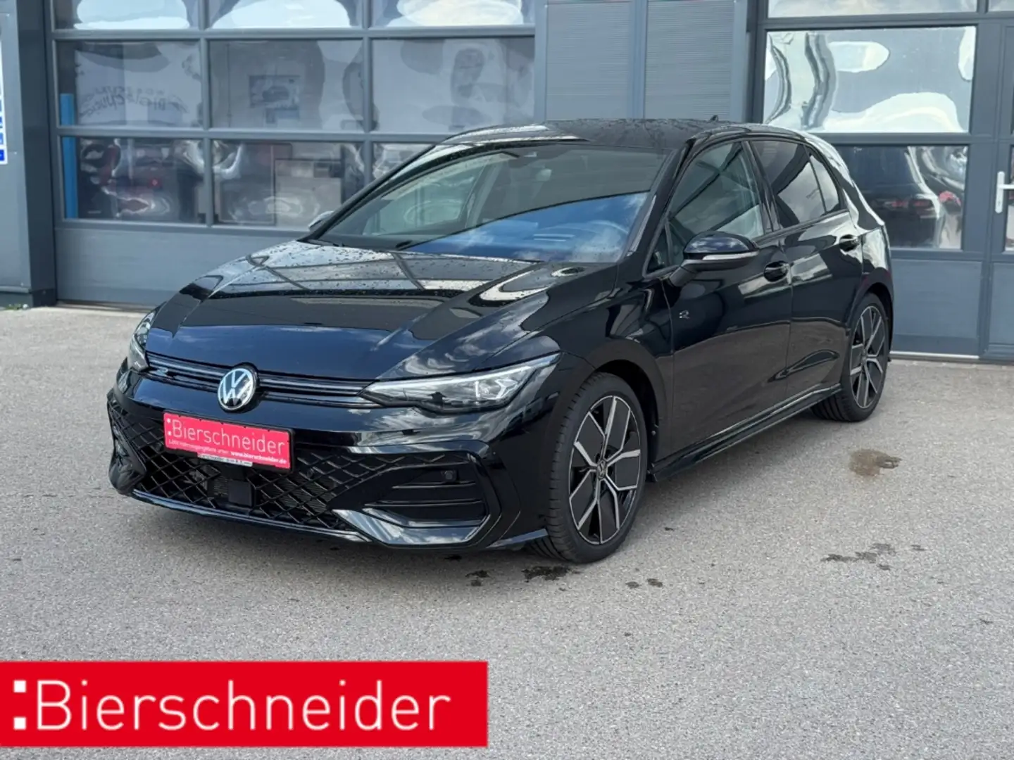 Volkswagen Golf 8 1.5 eTSI DSG R-Line Black Style IQ.LIGHT HUD KAM Schwarz - 1