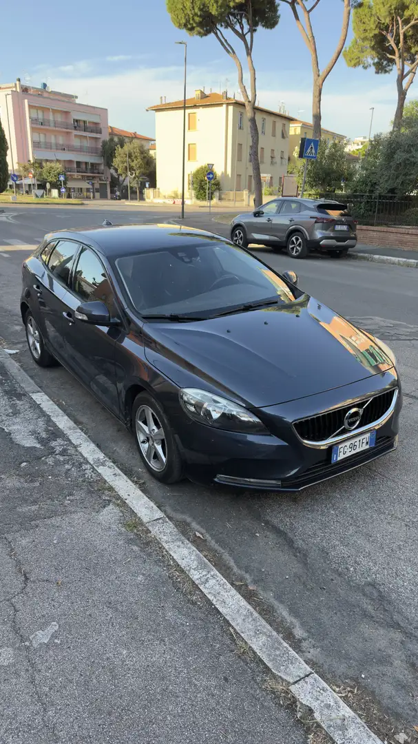 Volvo V40 2.0 d2 eco Momentum - 1