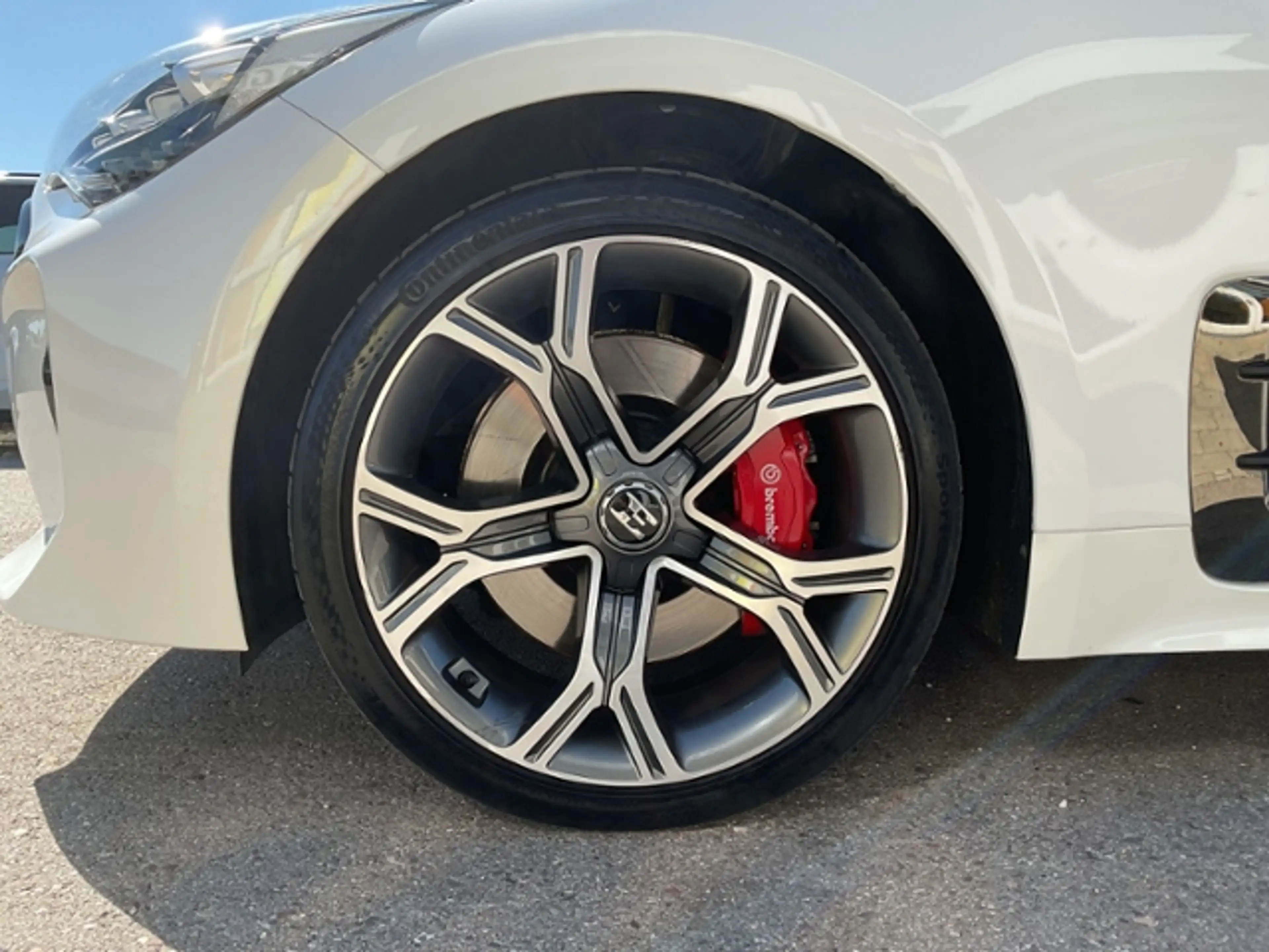 Kia Stinger 3,3 T GT 4WD HUD ACC BLIS Navi DAB — photo 11