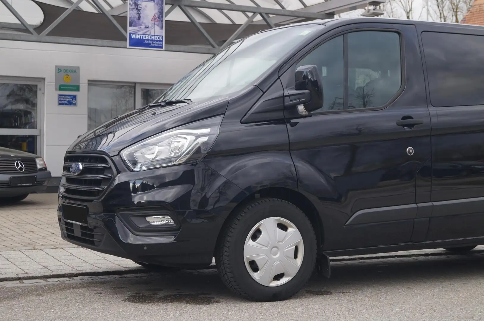 Ford Transit Custom L2H1 9Sitze -DAB - PDC - Sitzheiz Schwarz - 2