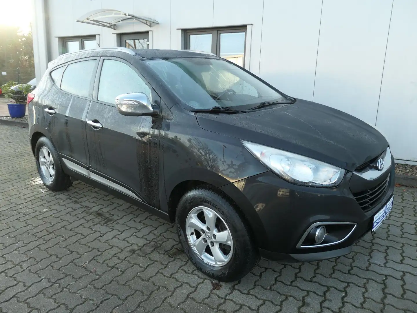 Hyundai iX35 5 Star Edition AWD 2.0 // AHK, Sitzh., Temp Schwarz - 2