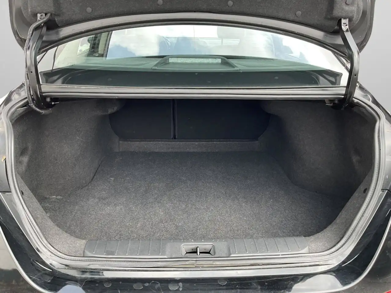 Nissan Sentra снимка Nissan Sentra