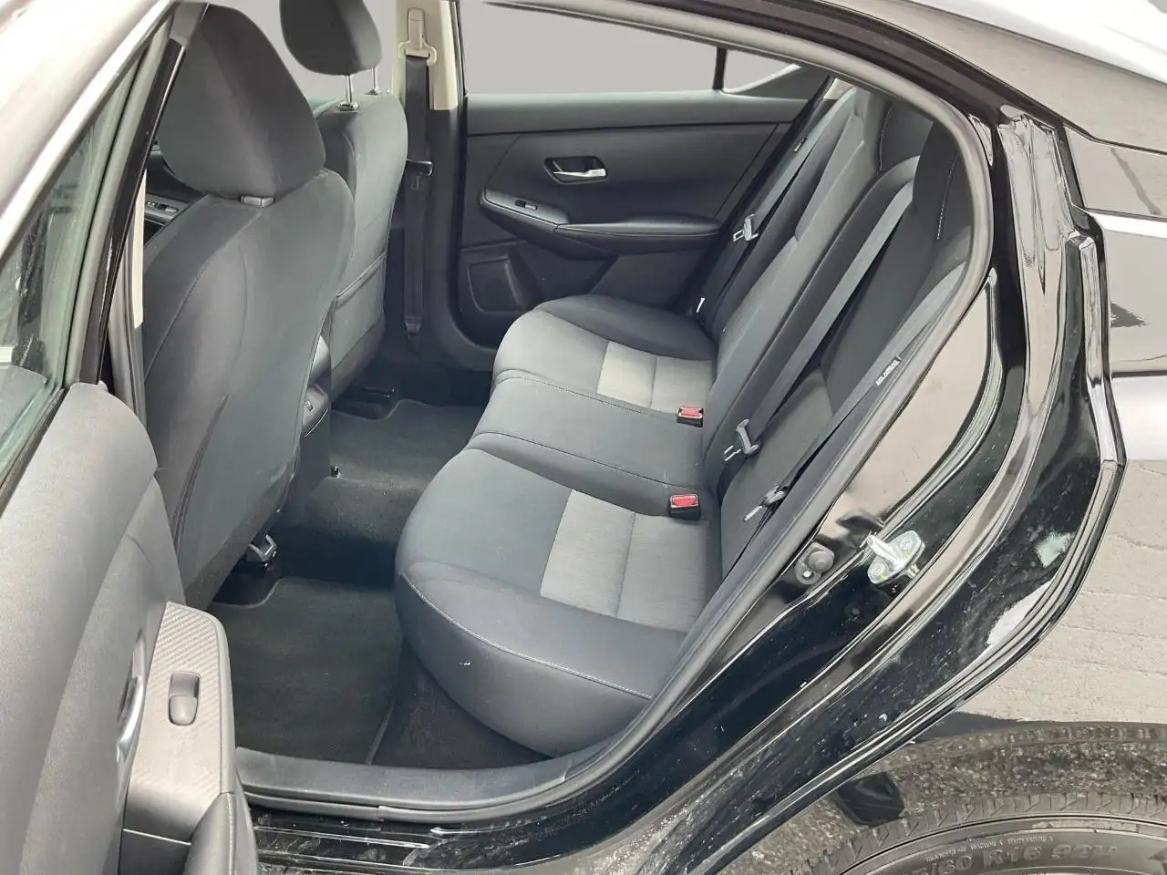 Nissan Sentra снимка Nissan Sentra