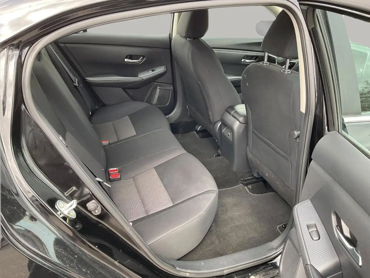 Nissan Sentra снимка Nissan Sentra