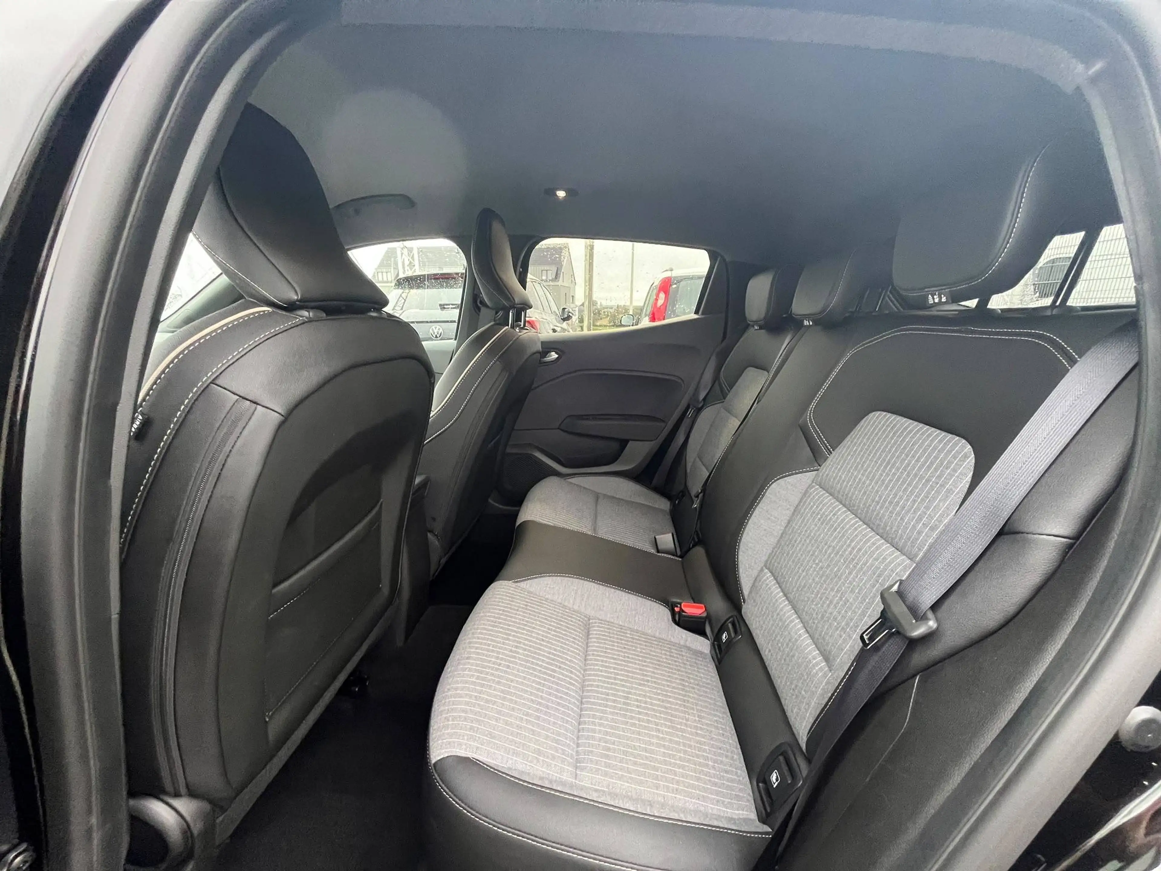 Renault Clio Clio 1.0 TCe Techno — photo 9